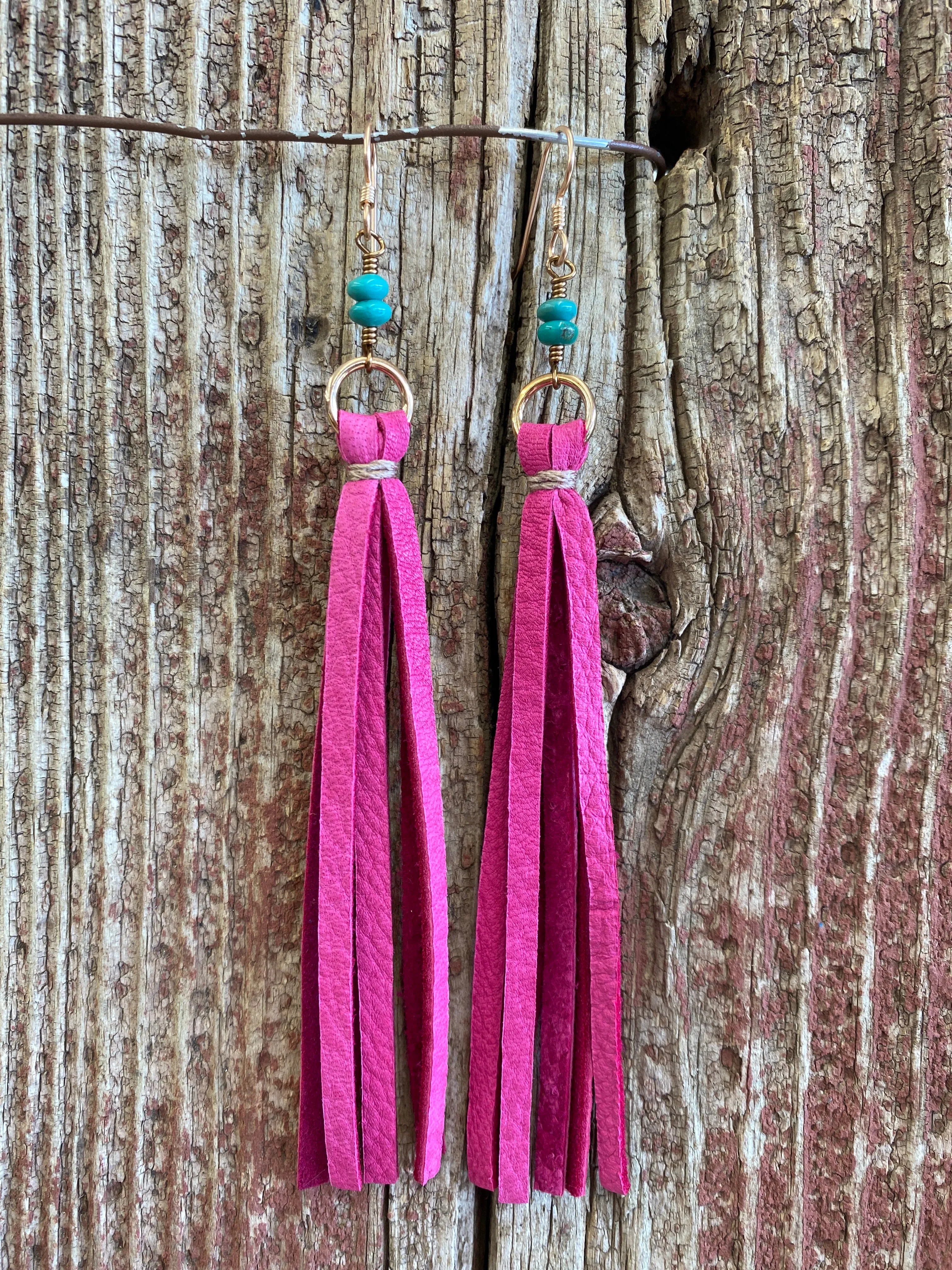 13881 Leather Tassel w/Stone Earring