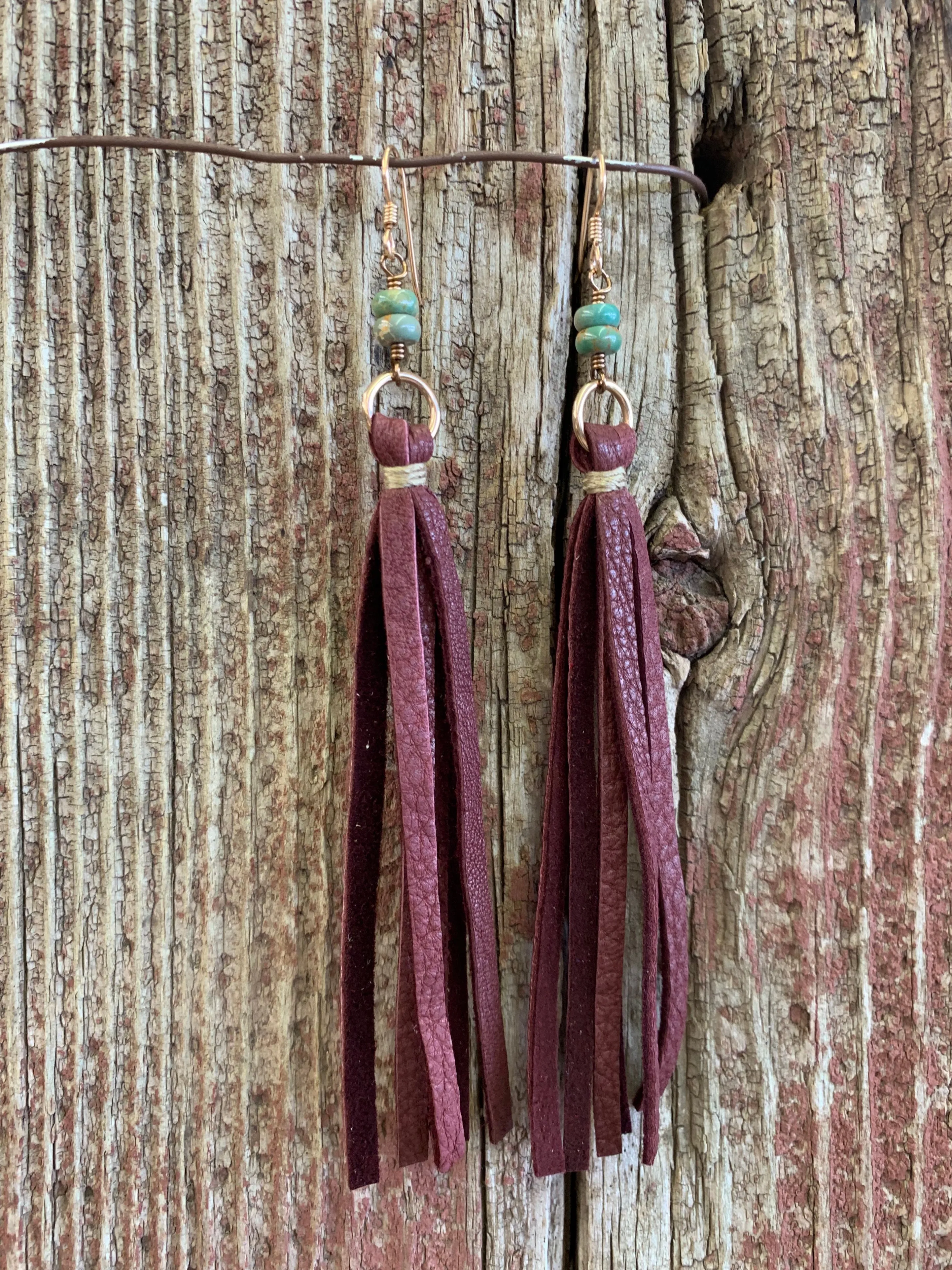 13881 Leather Tassel w/Stone Earring