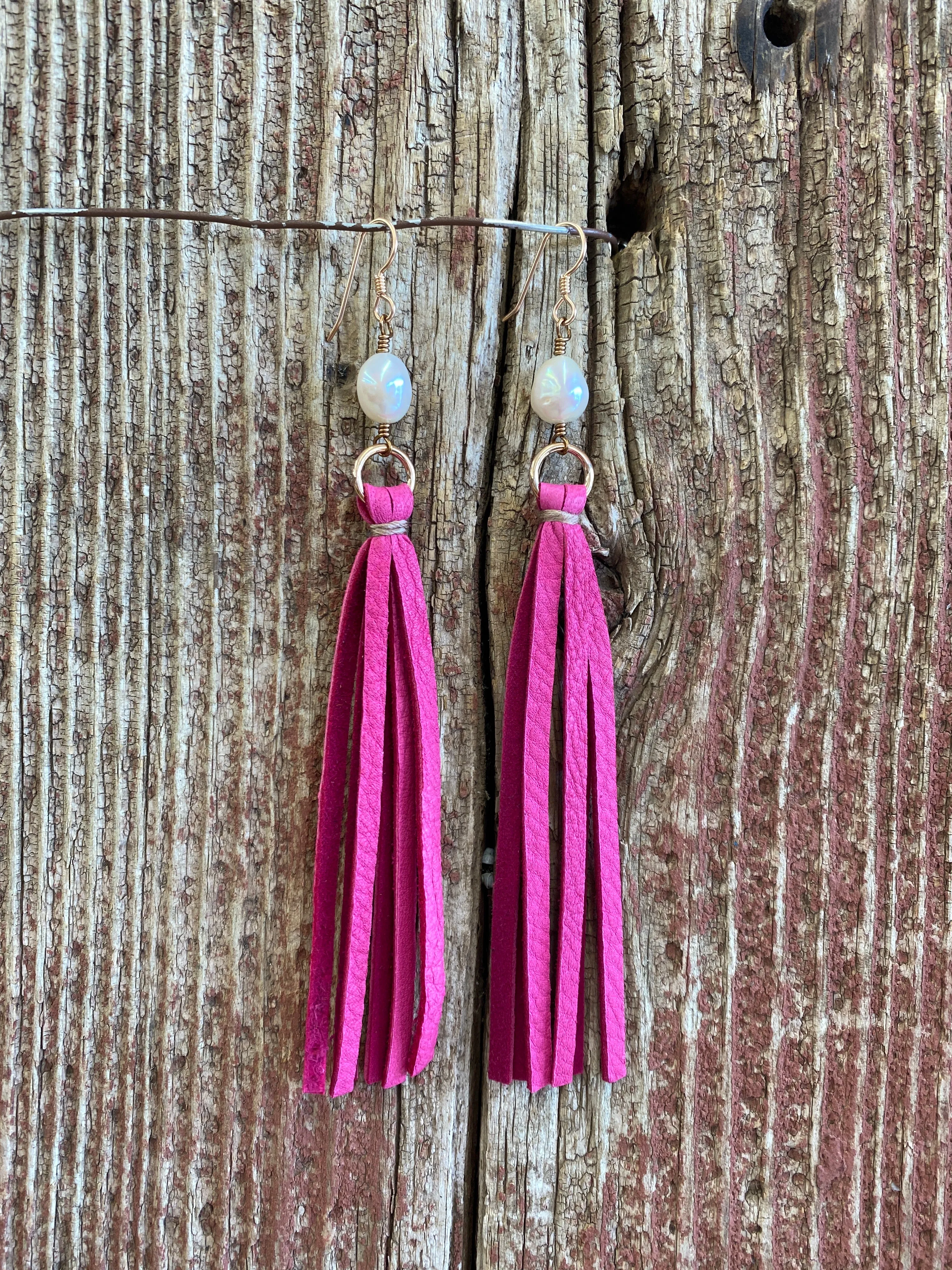 13881 Leather Tassel w/Stone Earring