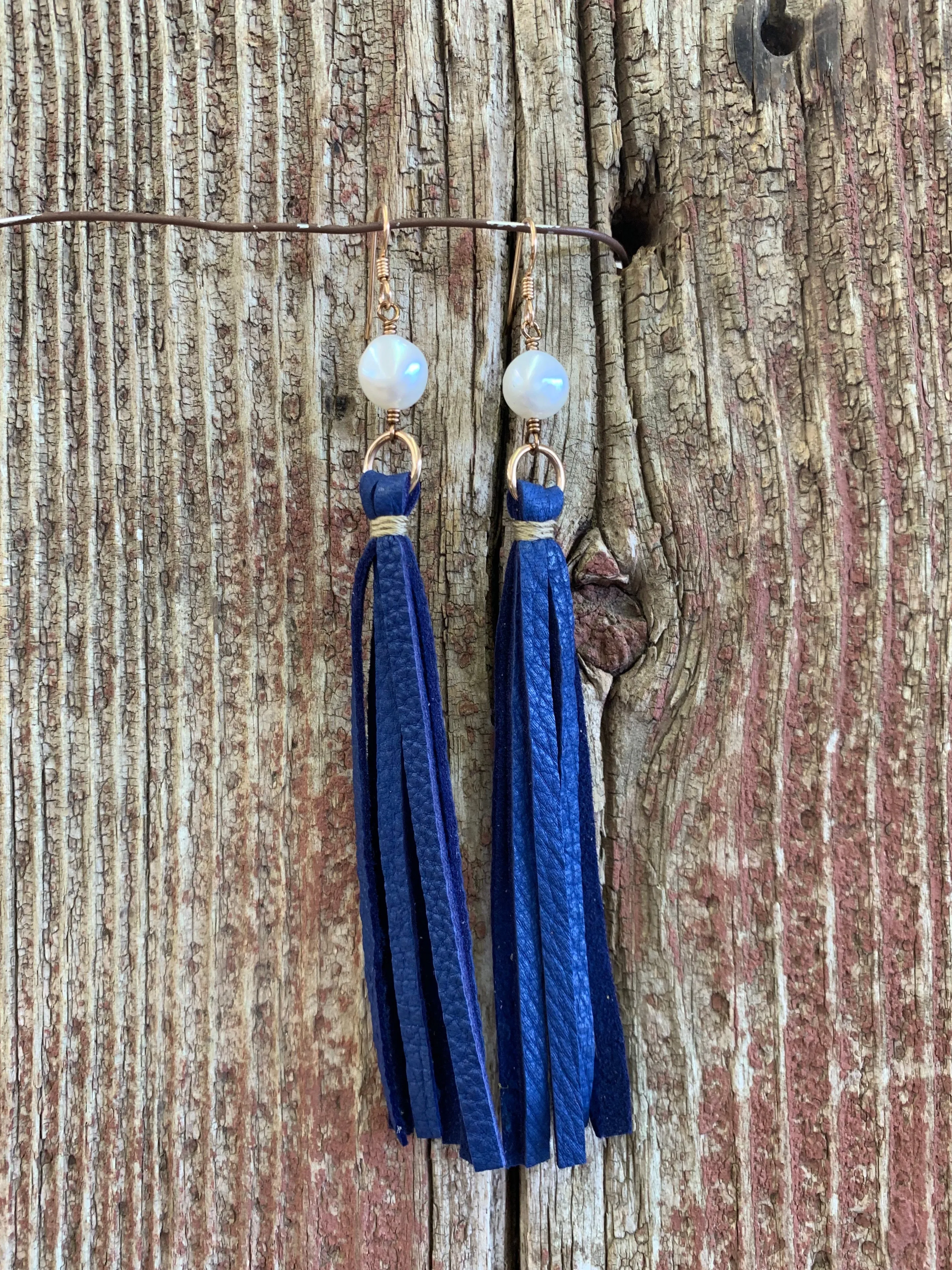 13881 Leather Tassel w/Stone Earring