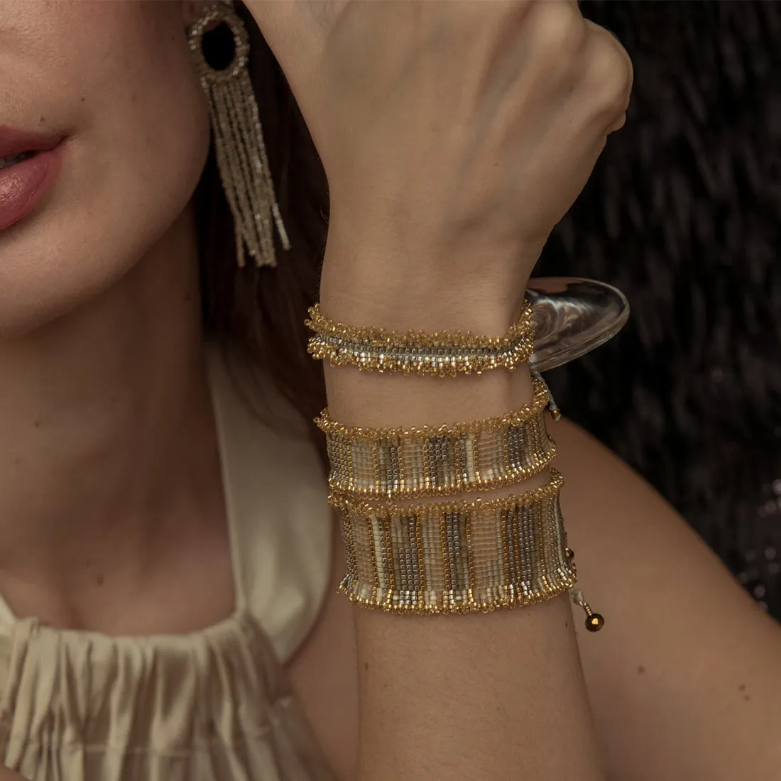 Adjustable beaded bracelet-fringe style
