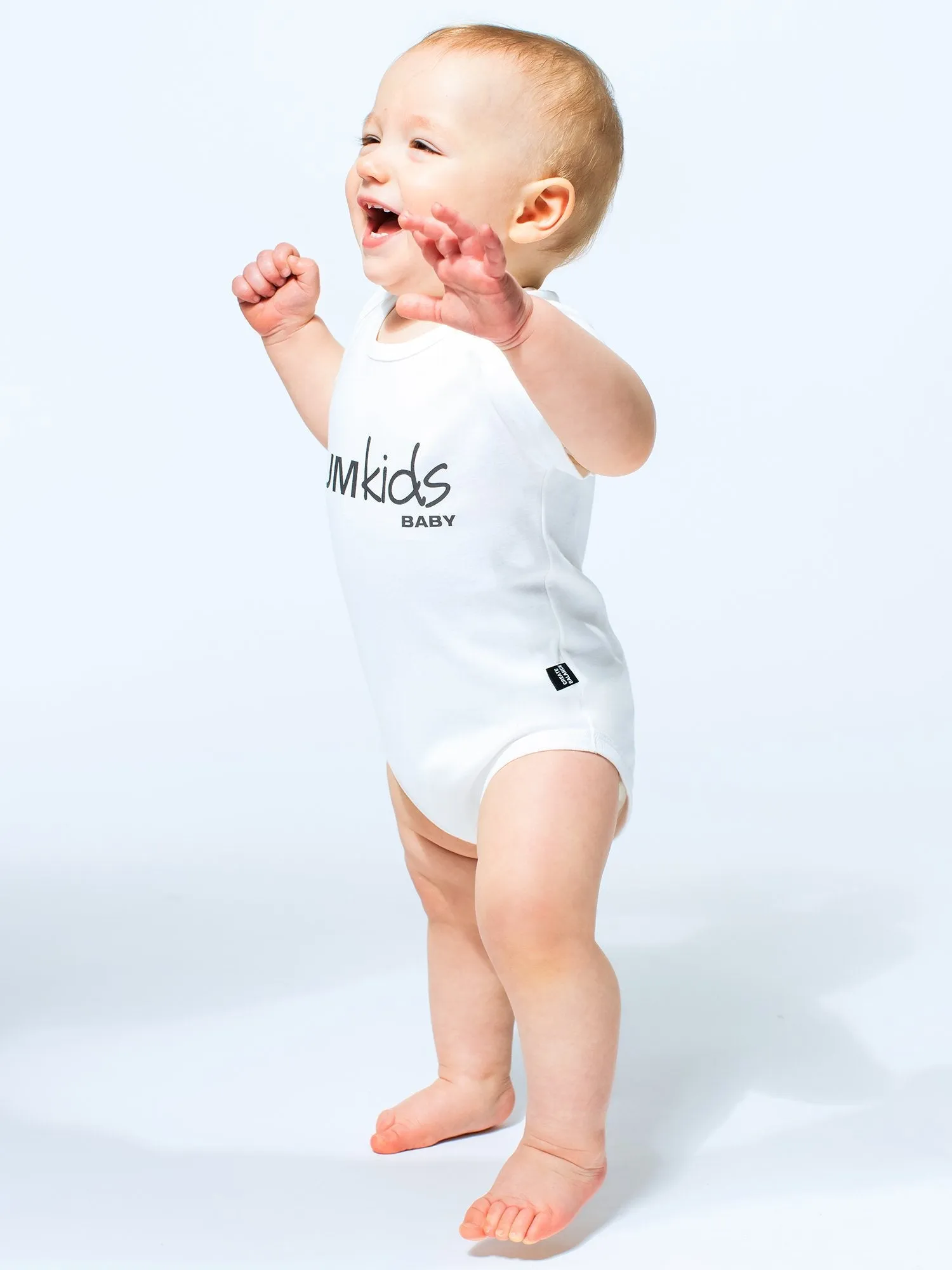 AUMkids HAPPY BABY SHORT SLEEVE ONESIE   BIB SET, WHITE