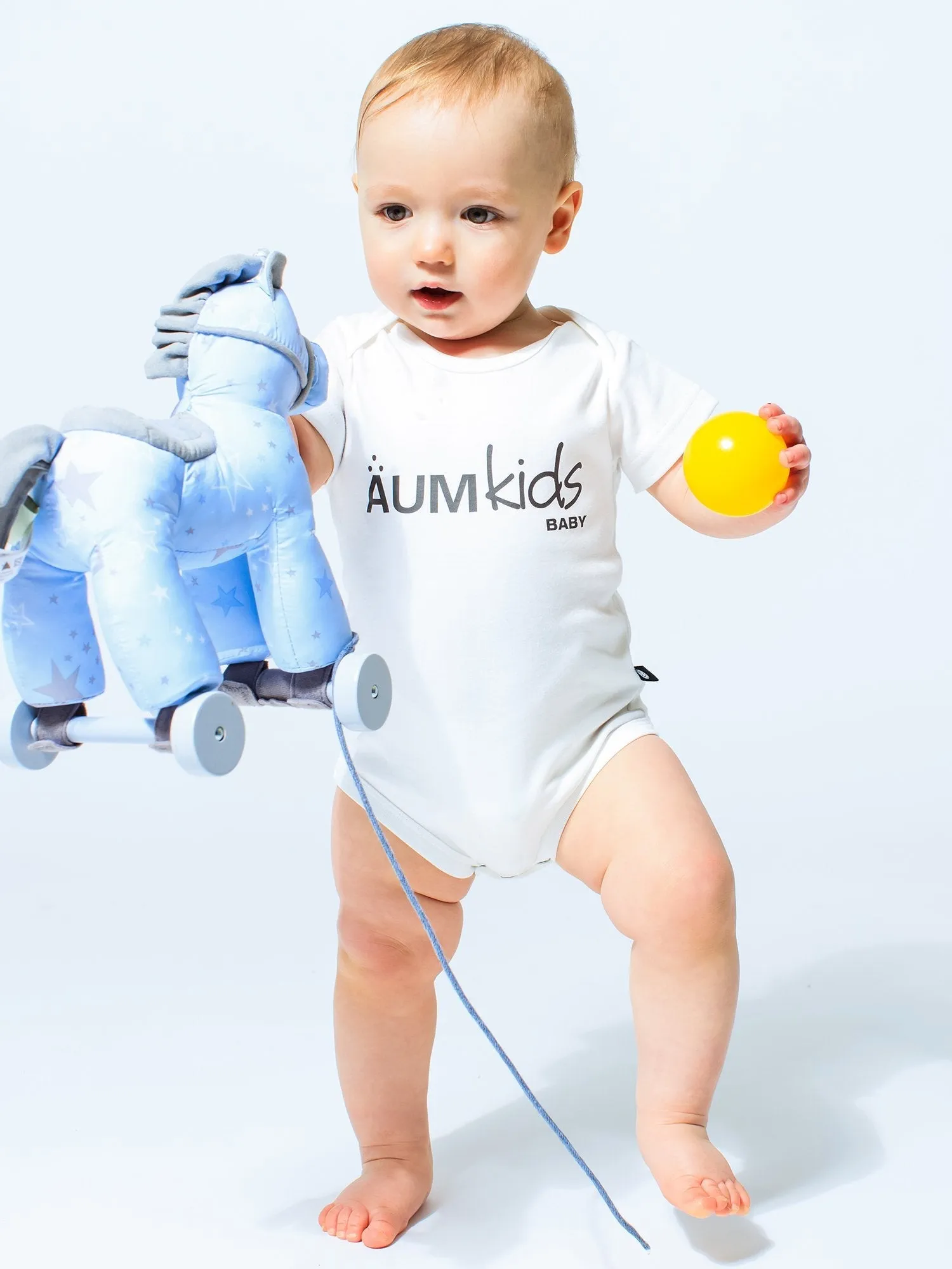AUMkids HAPPY BABY SHORT SLEEVE ONESIE   BIB SET, WHITE