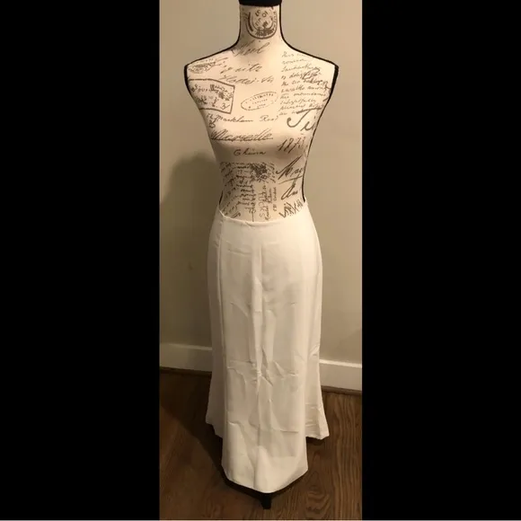 Bloomingdale’s women’s white mermaid flare skirt