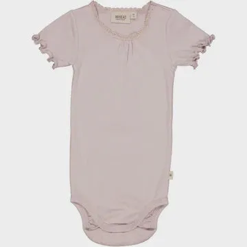 Body Rib Lace SS in Soft Lilac