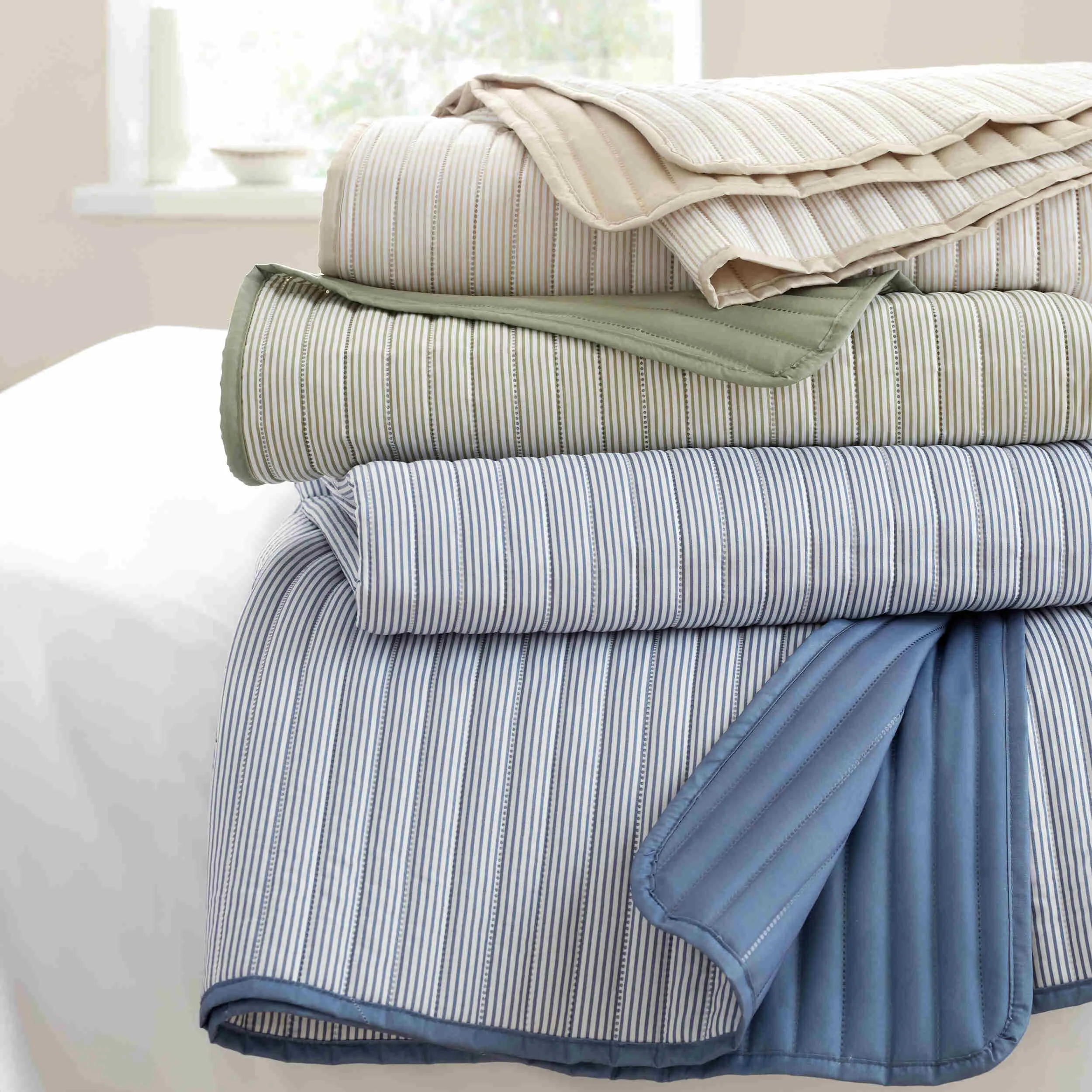 Catherine Lansfield Stripe Bedspread - Green