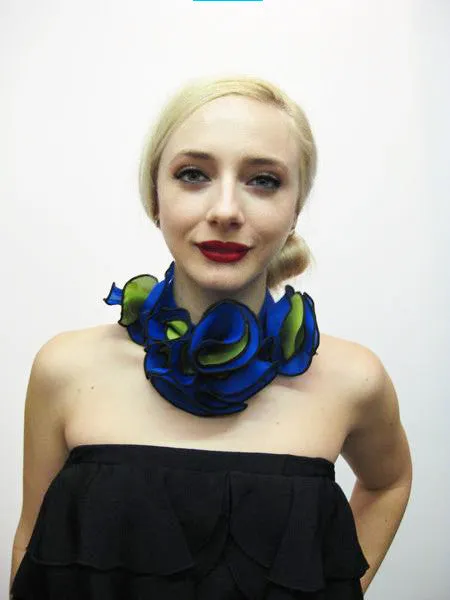 Choker With Flowers