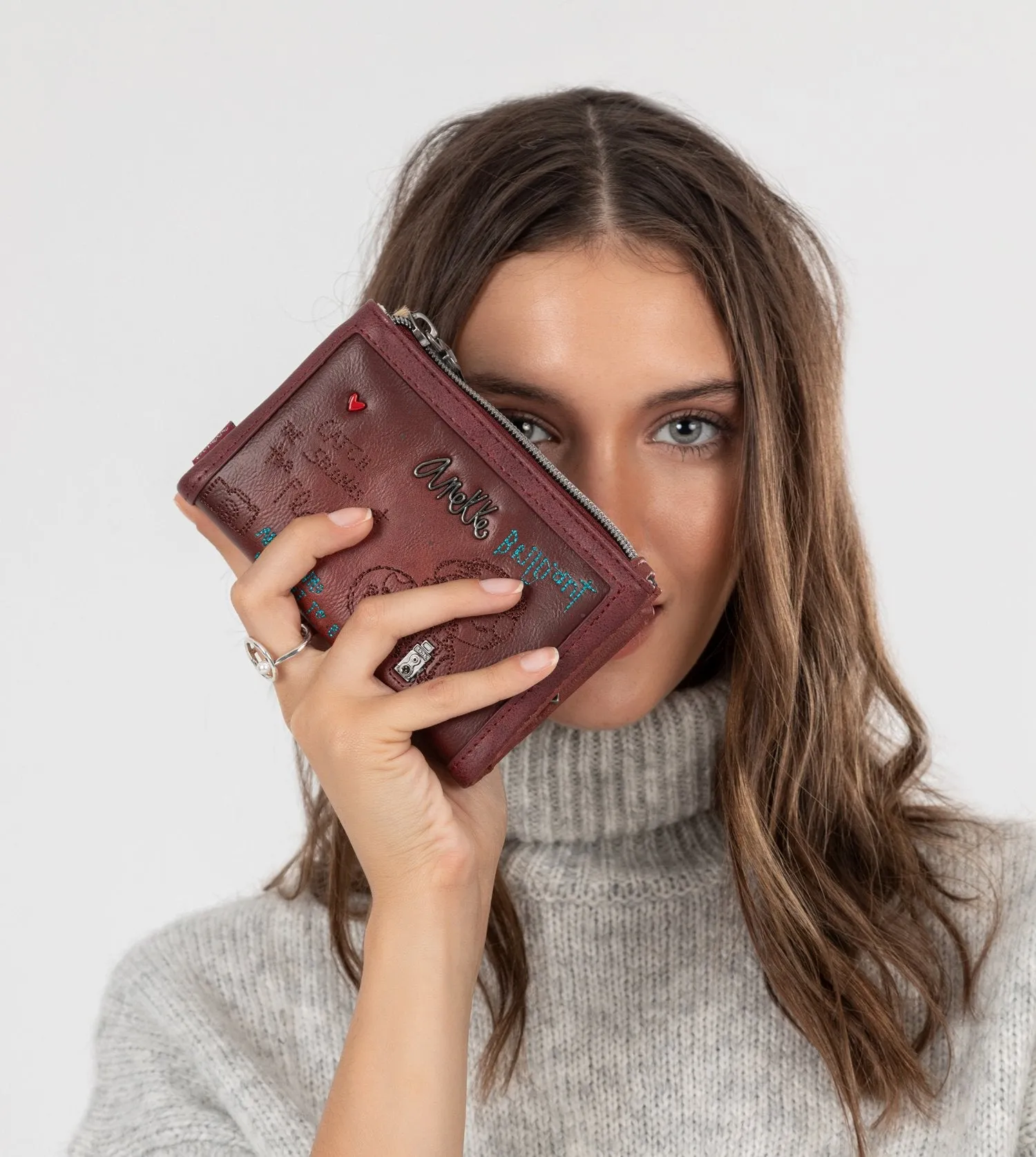 City Art medium size flexible maroon wallet