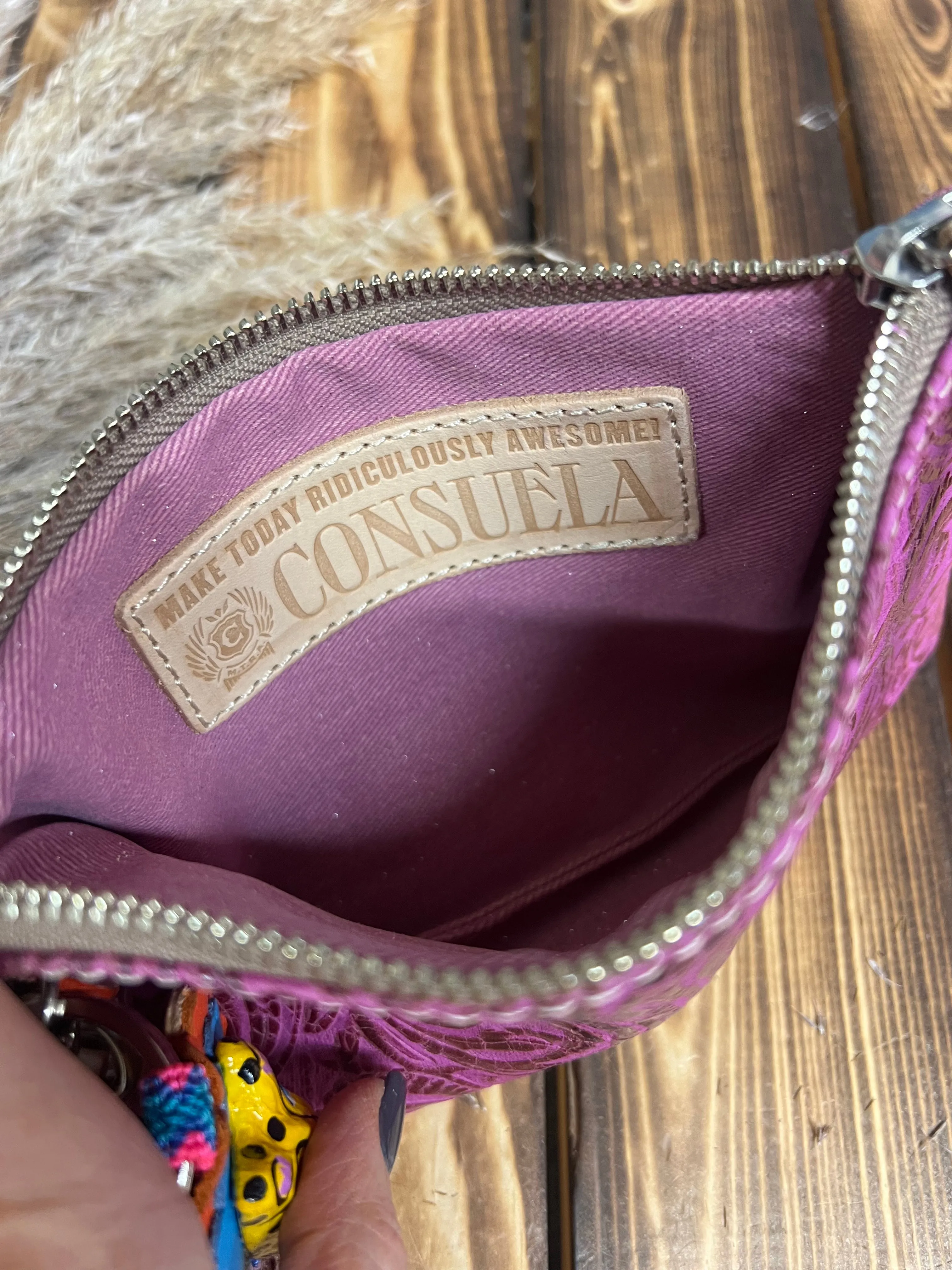 Consuela Combi - Mena