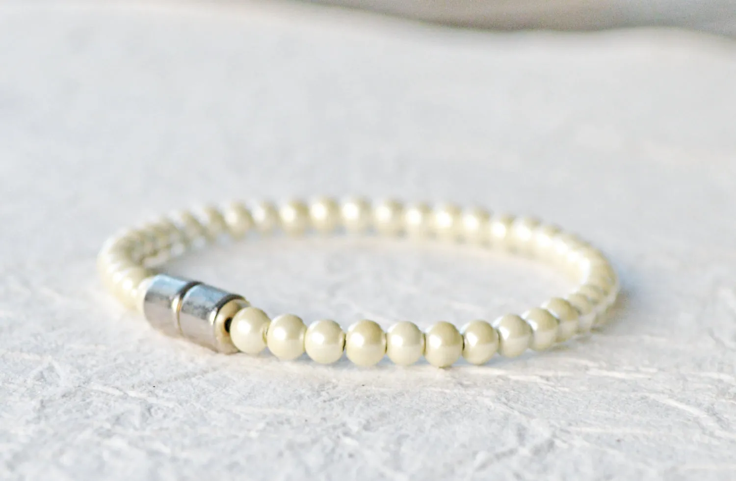 Cream Pearl Hematite Magnetic Bracelet