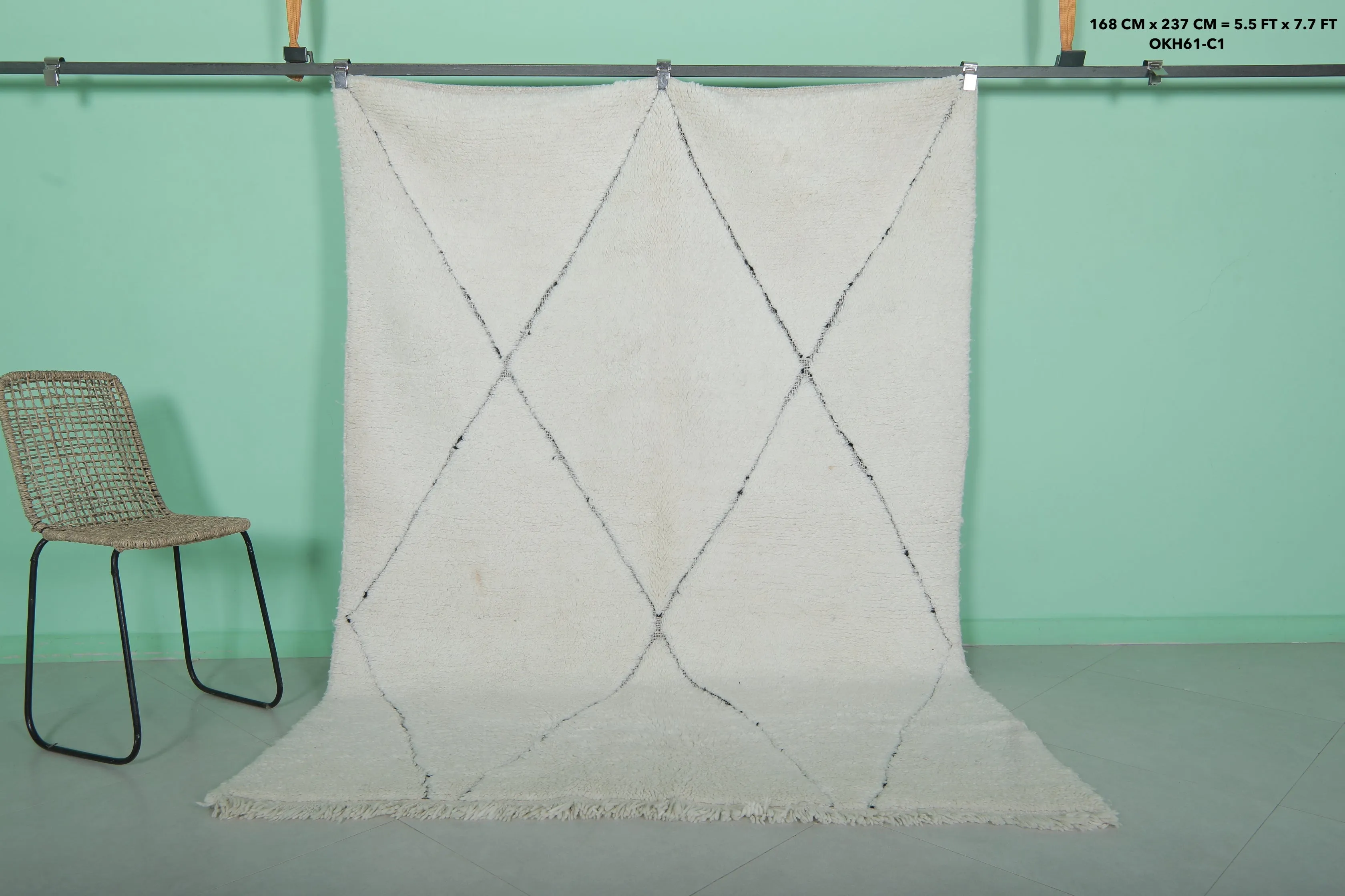 Diamond Moroccan Rug 5.5 x 7.7 ft - Handwoven Wool in Ivory