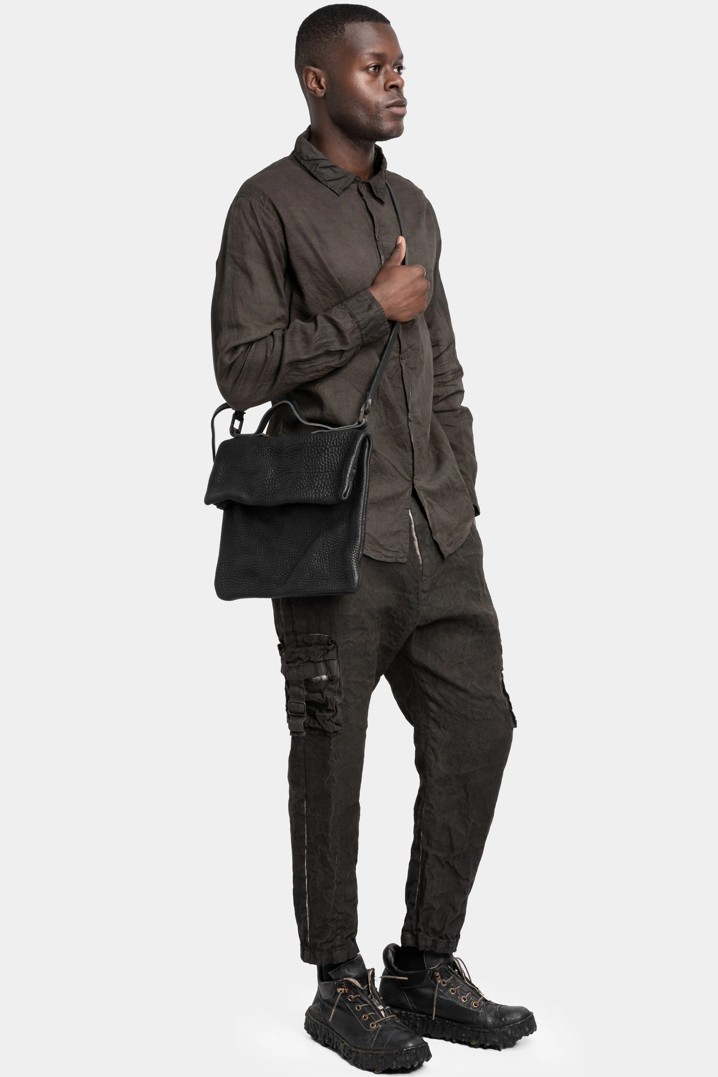 Folded messenger leather bag, Bull