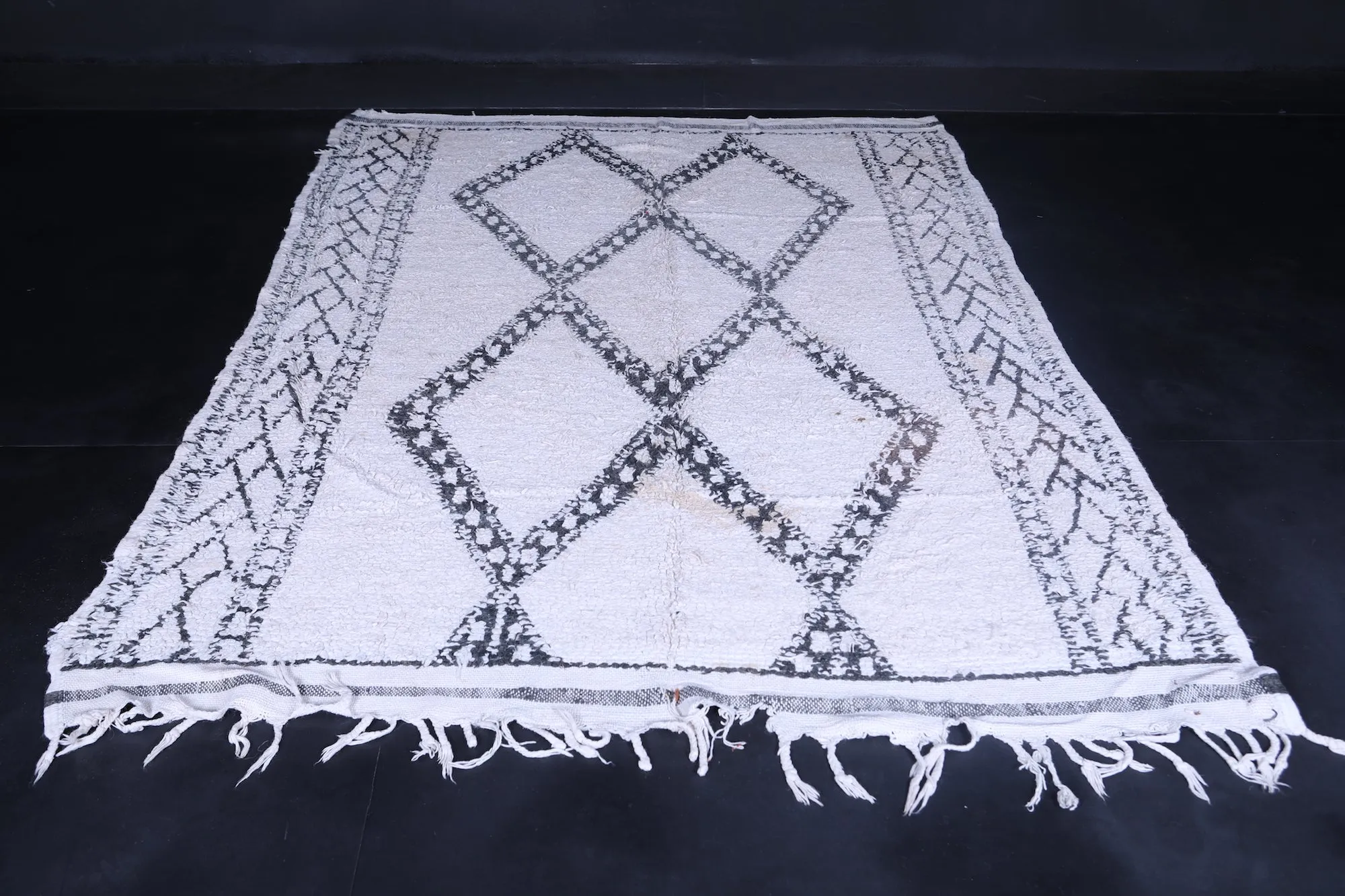 Handmade Trellis Rug – 5.8 x 8.4 ft Authentic Berber Wool Rug