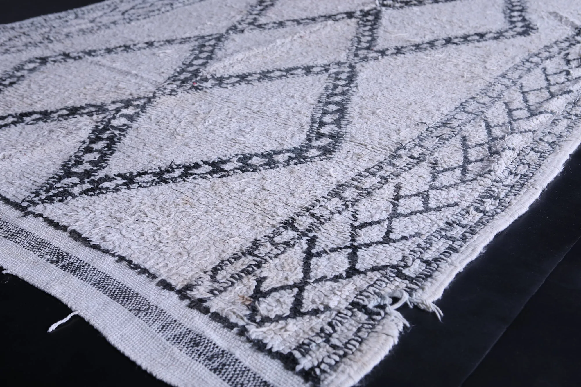 Handmade Trellis Rug – 5.8 x 8.4 ft Authentic Berber Wool Rug