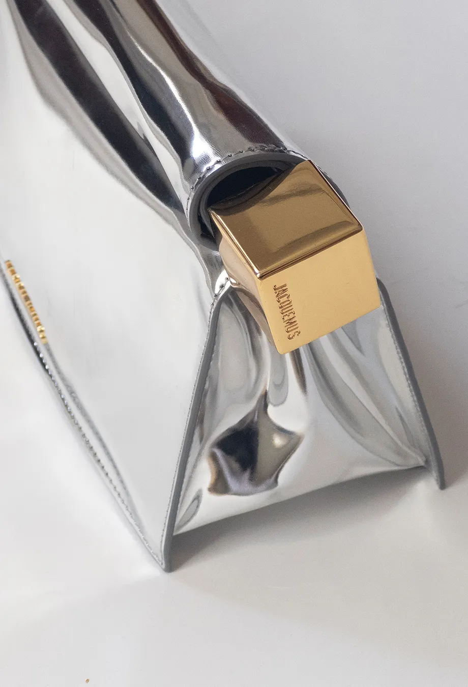 Jacquemus Le Chouchou The Rond Carré Bag