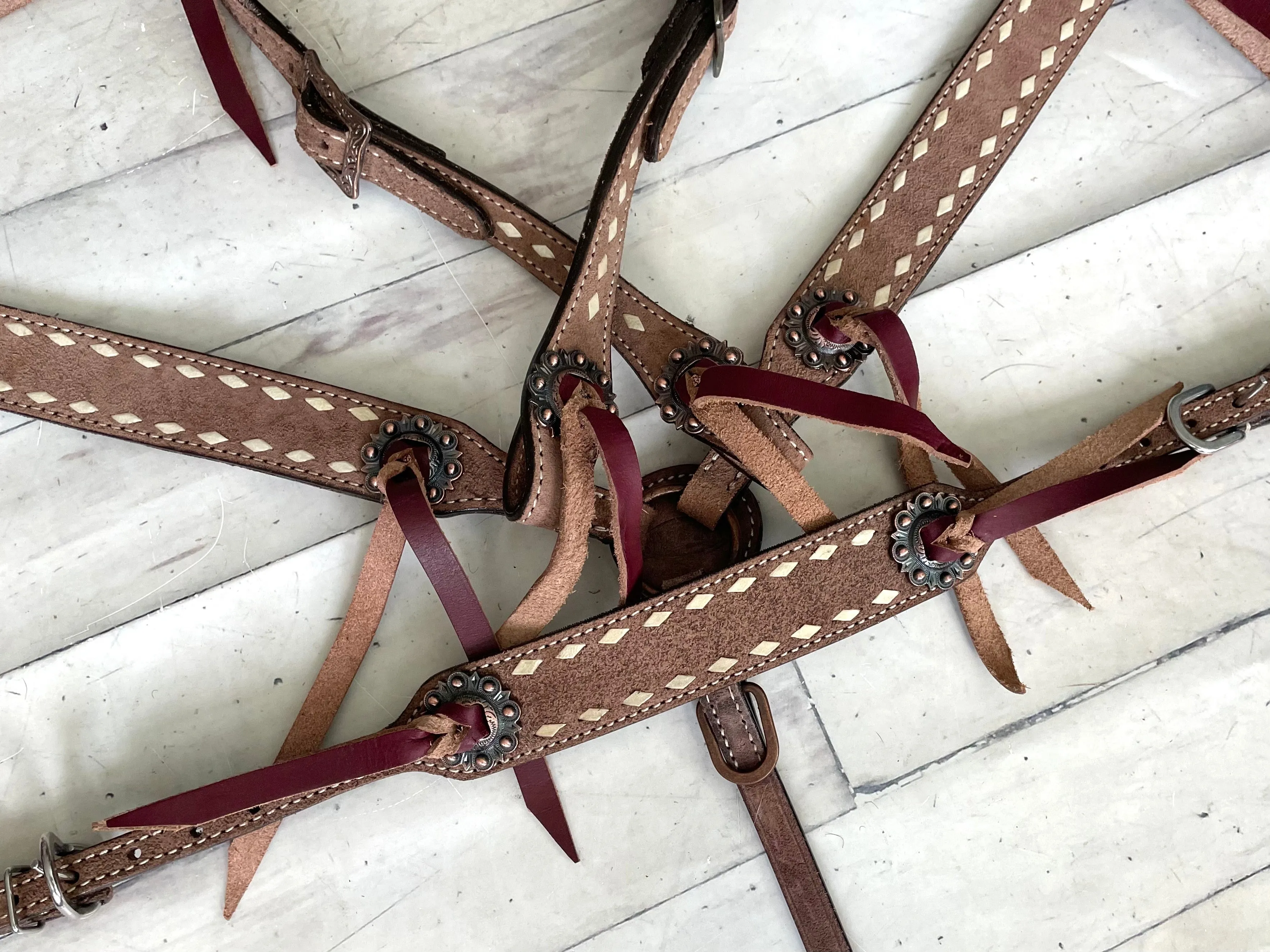Light Roughout White Buckstitch Leather Tassel Tack Set