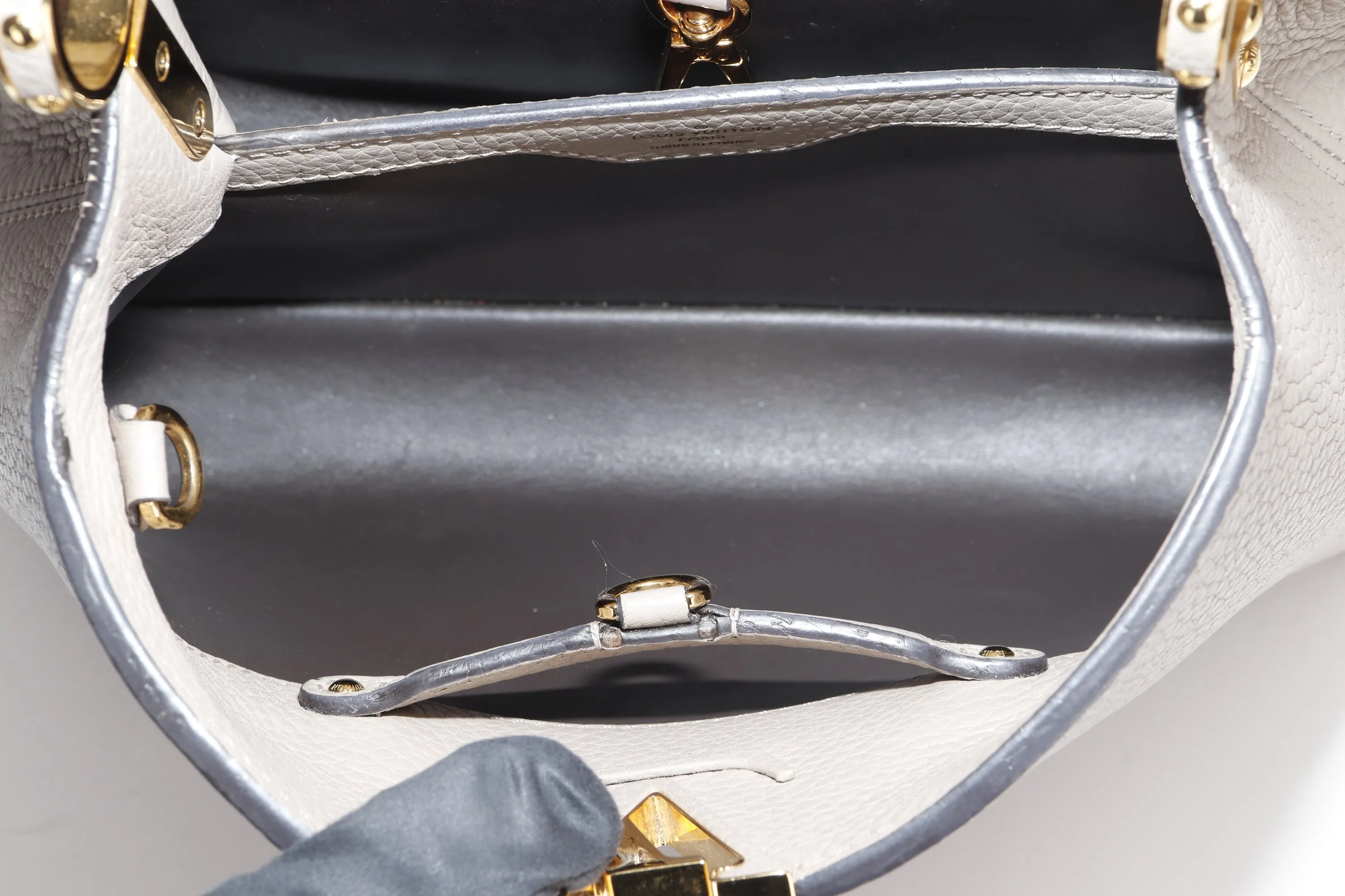 LOUIS VUITTON M94634 CAPUCINE BB (MI0166) GALET COLOR TAURILLON LEATHER GOLD HARFDWARE, WITH STRAP & DUST COVER