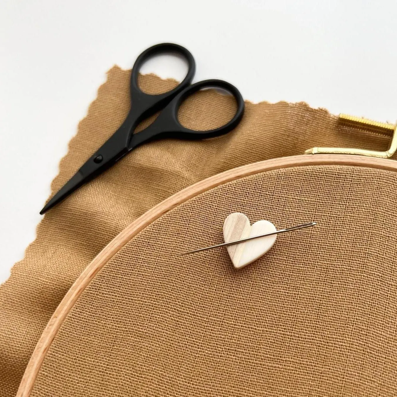 Matryoshka : Heart Magnetic Needle Minder