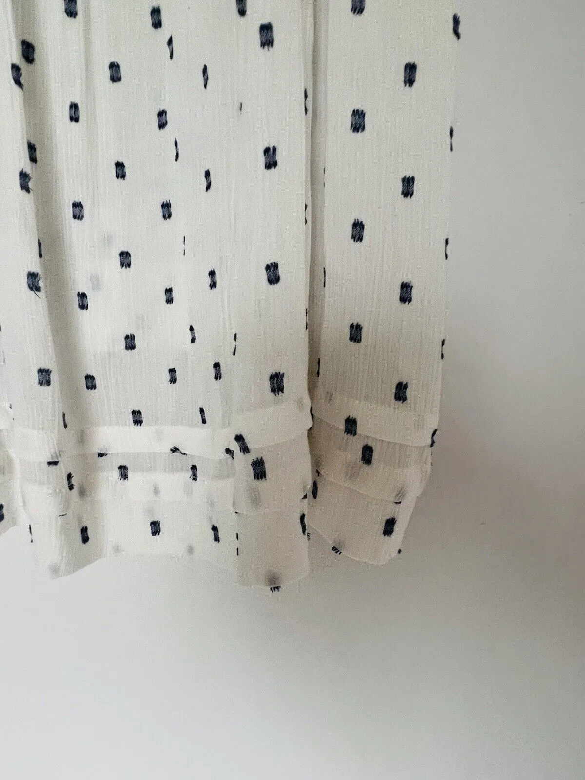 MAURICES NWT White Abstract Print Top Tank Sz S Crinkle Ruffle Sleeve Tunic