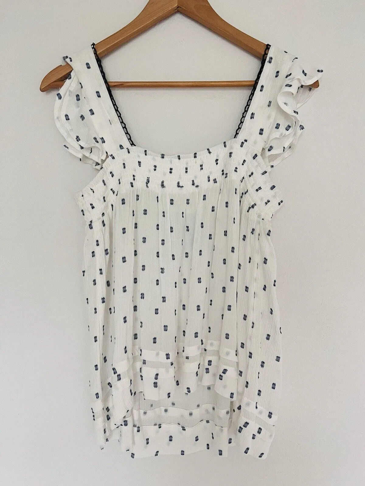 MAURICES NWT White Abstract Print Top Tank Sz S Crinkle Ruffle Sleeve Tunic