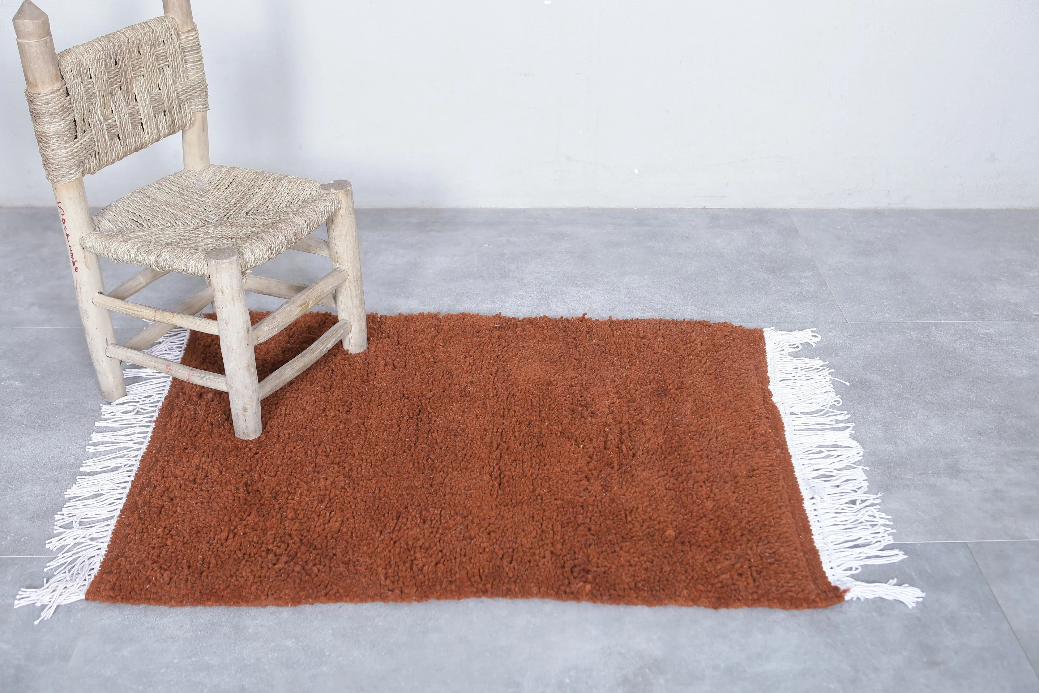 Moroccan Plain Rug - 2.2 x 3.3 Feet | Handmade Wool Accent