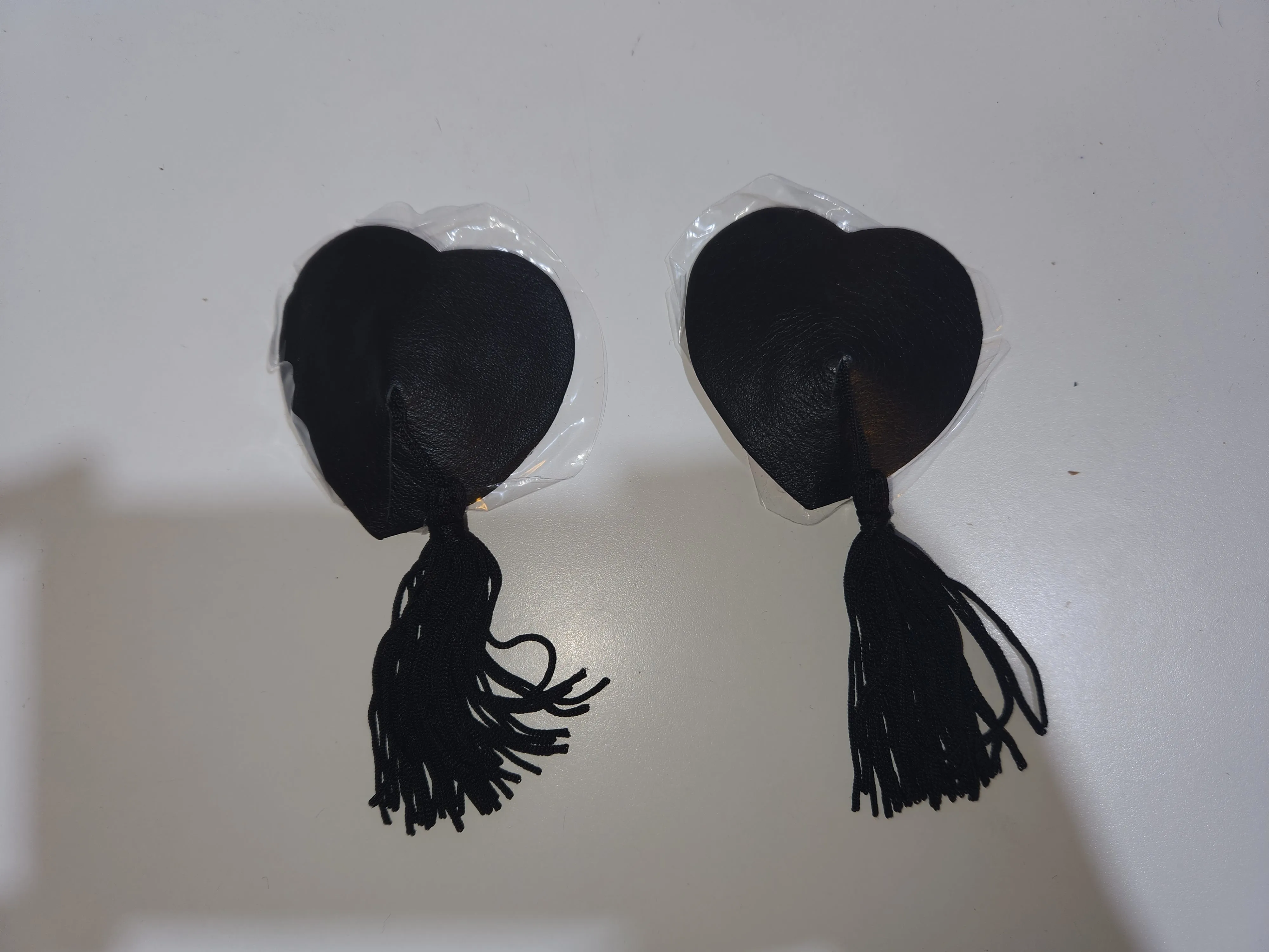 NIP020 MUSE Leather Heart With Tassel