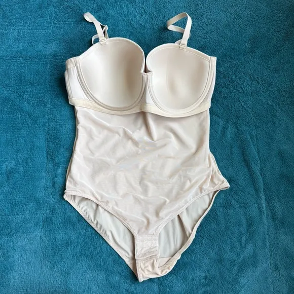 NWOT Wacoal Red Carpet Shaping Bodybriefer 40D Bodysuit 801219 Beige Convertible