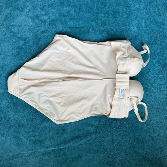 NWOT Wacoal Red Carpet Shaping Bodybriefer 40D Bodysuit 801219 Beige Convertible