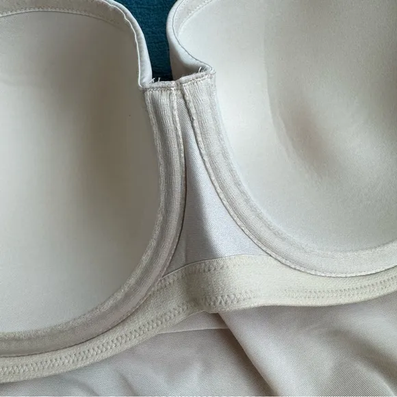 NWOT Wacoal Red Carpet Shaping Bodybriefer 40D Bodysuit 801219 Beige Convertible