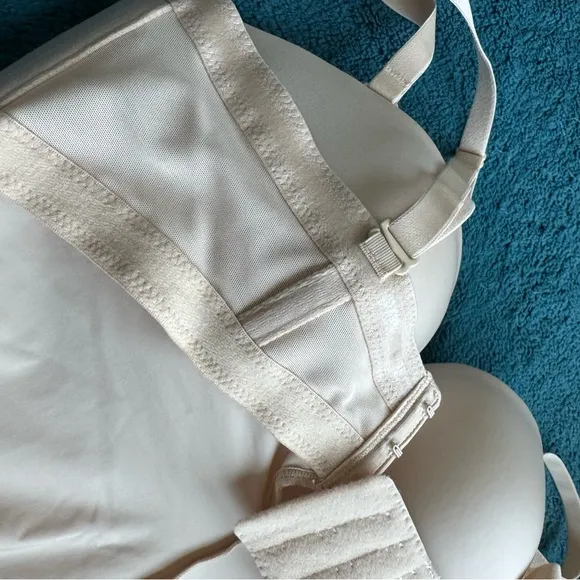 NWOT Wacoal Red Carpet Shaping Bodybriefer 40D Bodysuit 801219 Beige Convertible