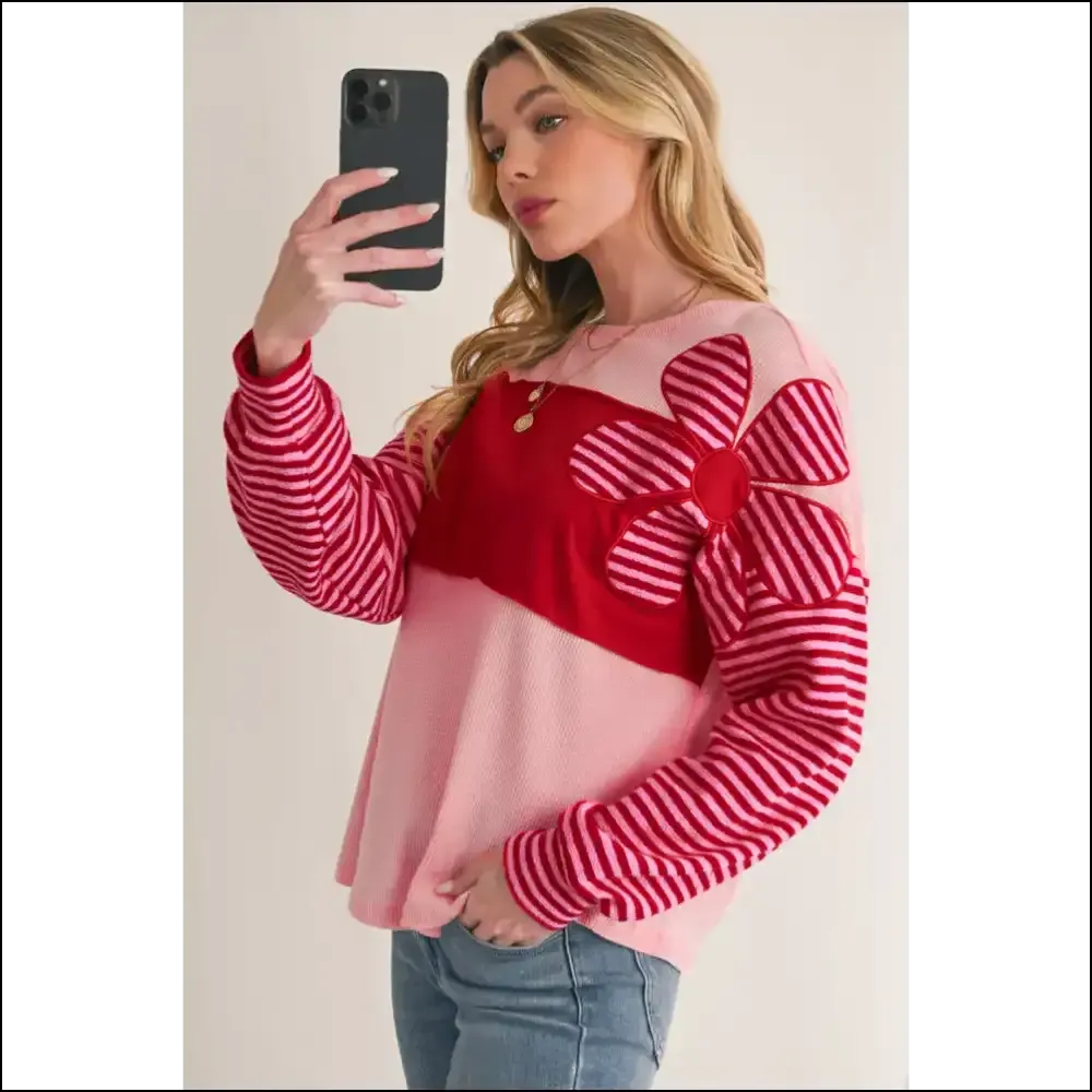 Pink Floral Colorblock: the Top that Screams "I'm Fabulous " 🌸