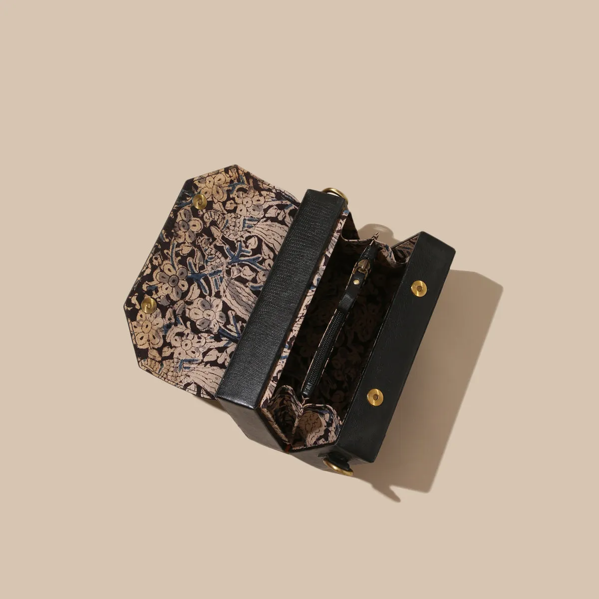 "Tara" BOX SLING - Black
