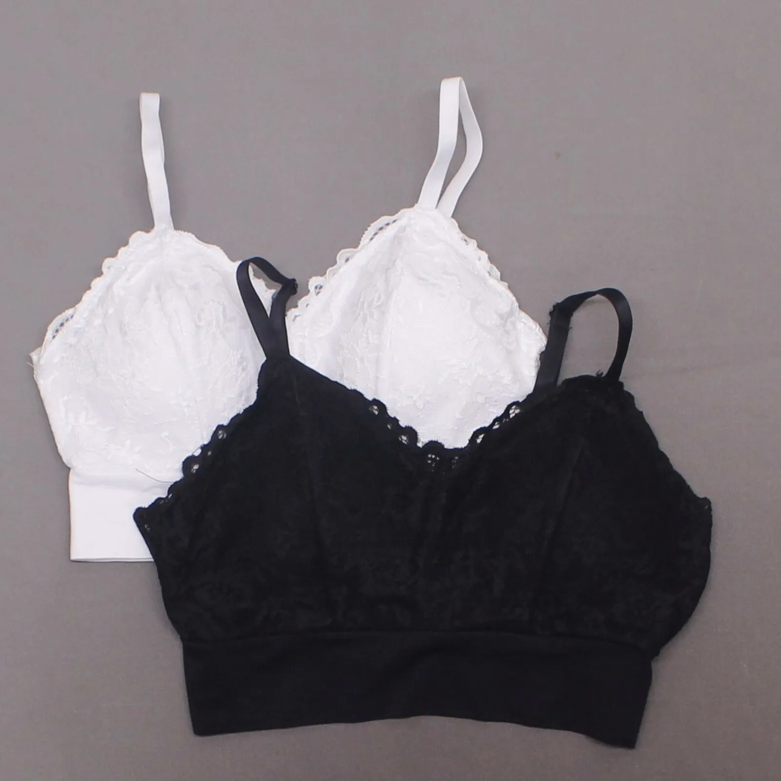 Rhonda Shear 2 Pack Lace Leisure Bras With Removable Pads Black/ White Medium