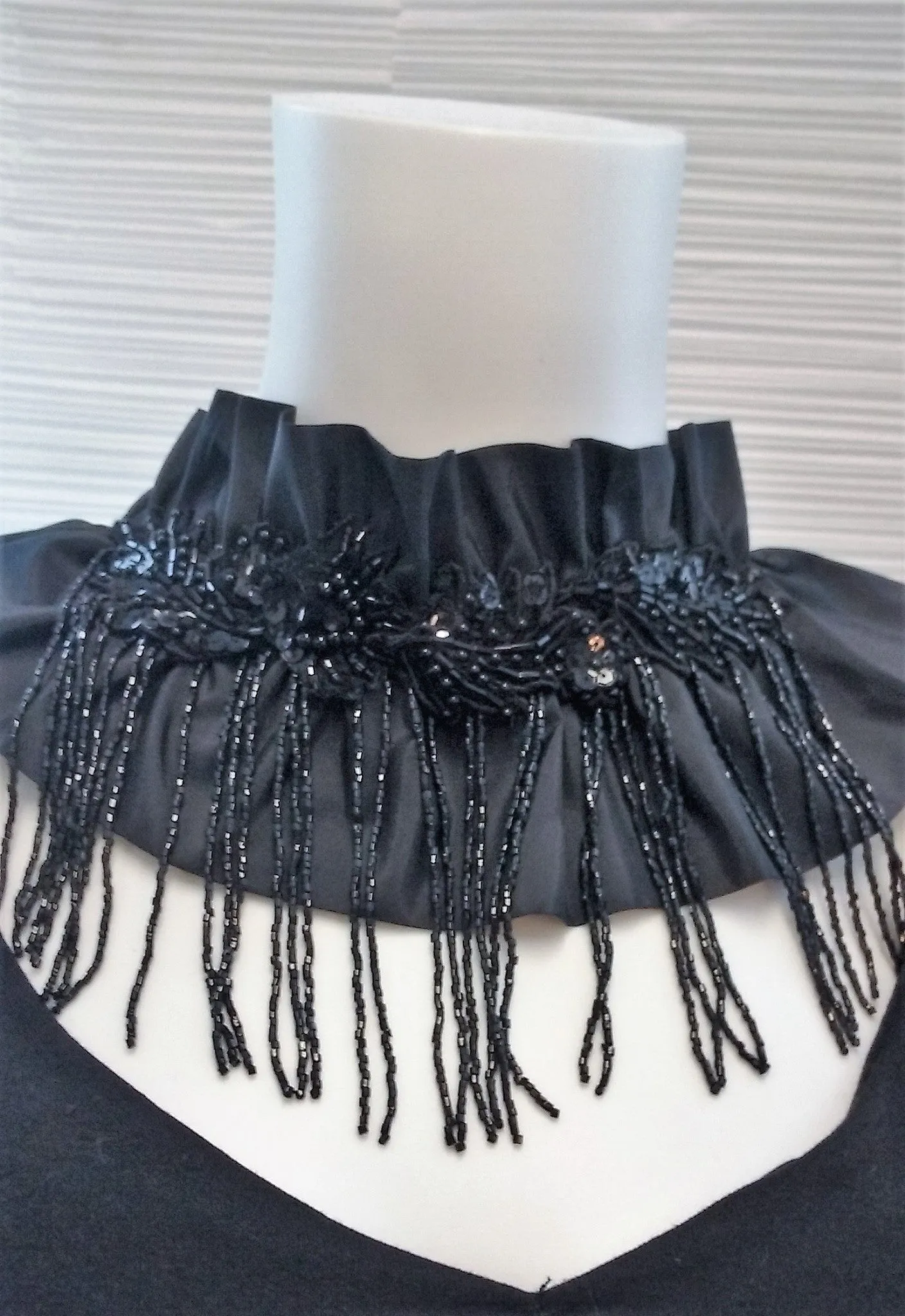 Rouched Collar