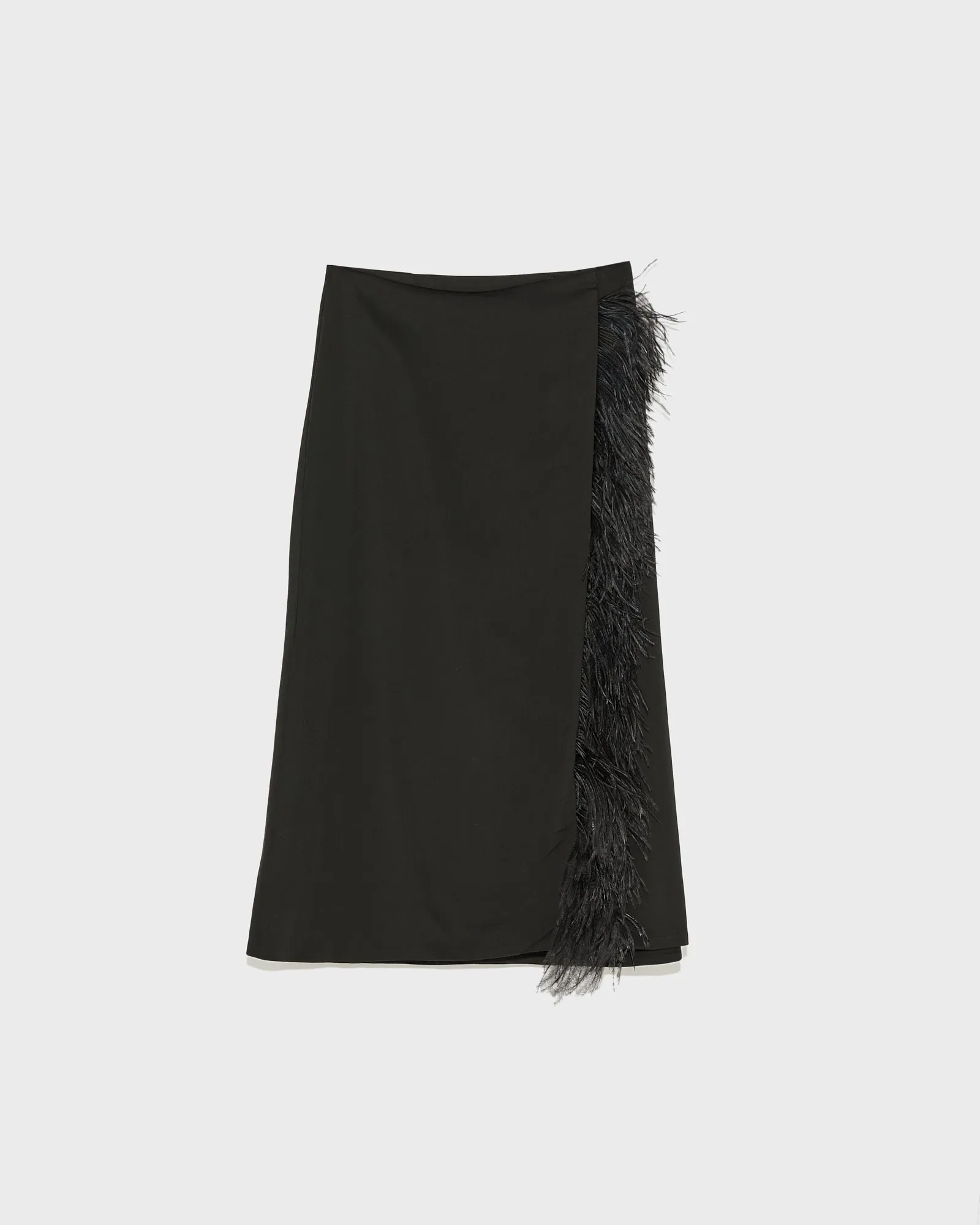 Skirt in viscose satin and feathers