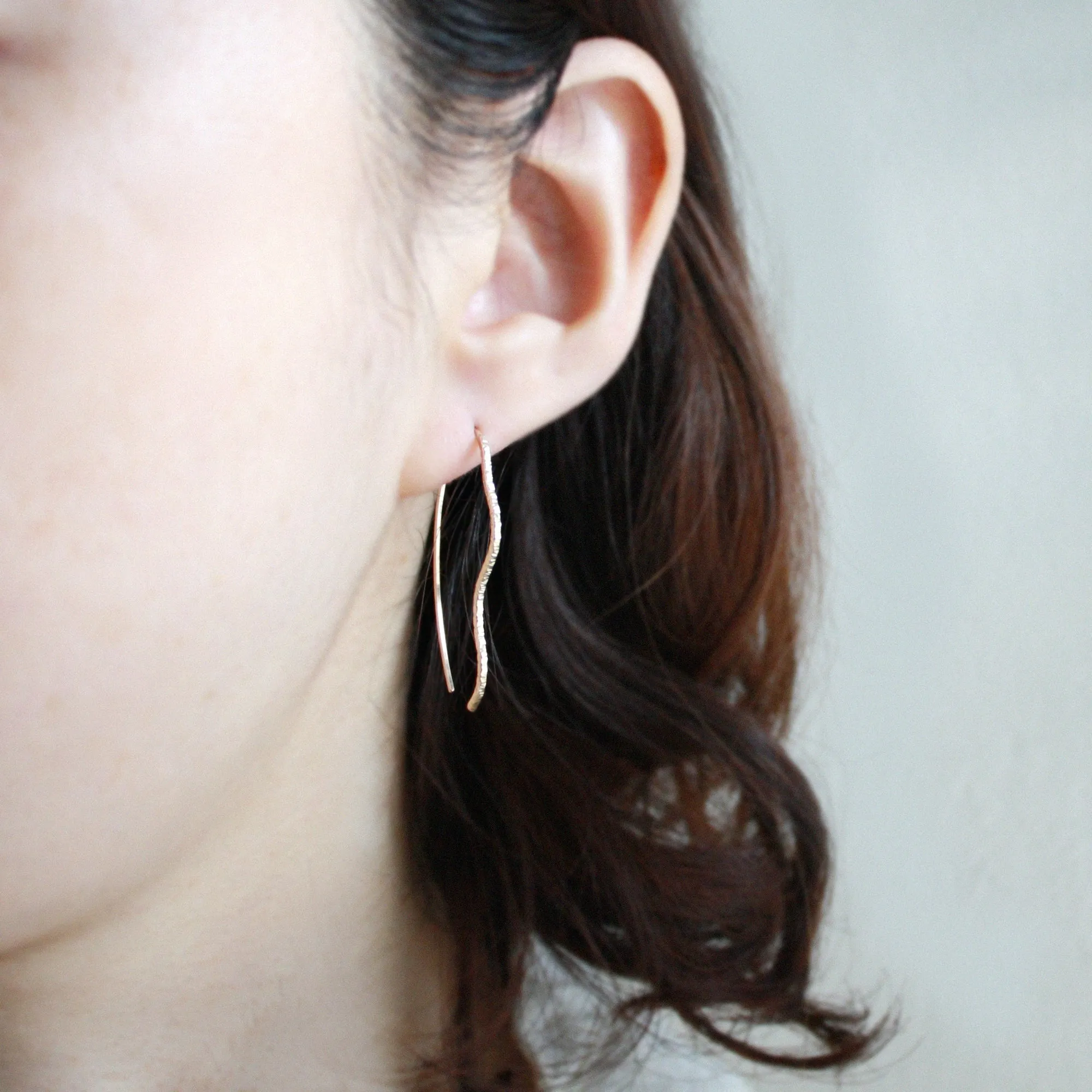 Sparkle Wavy Threader Earrings - Large