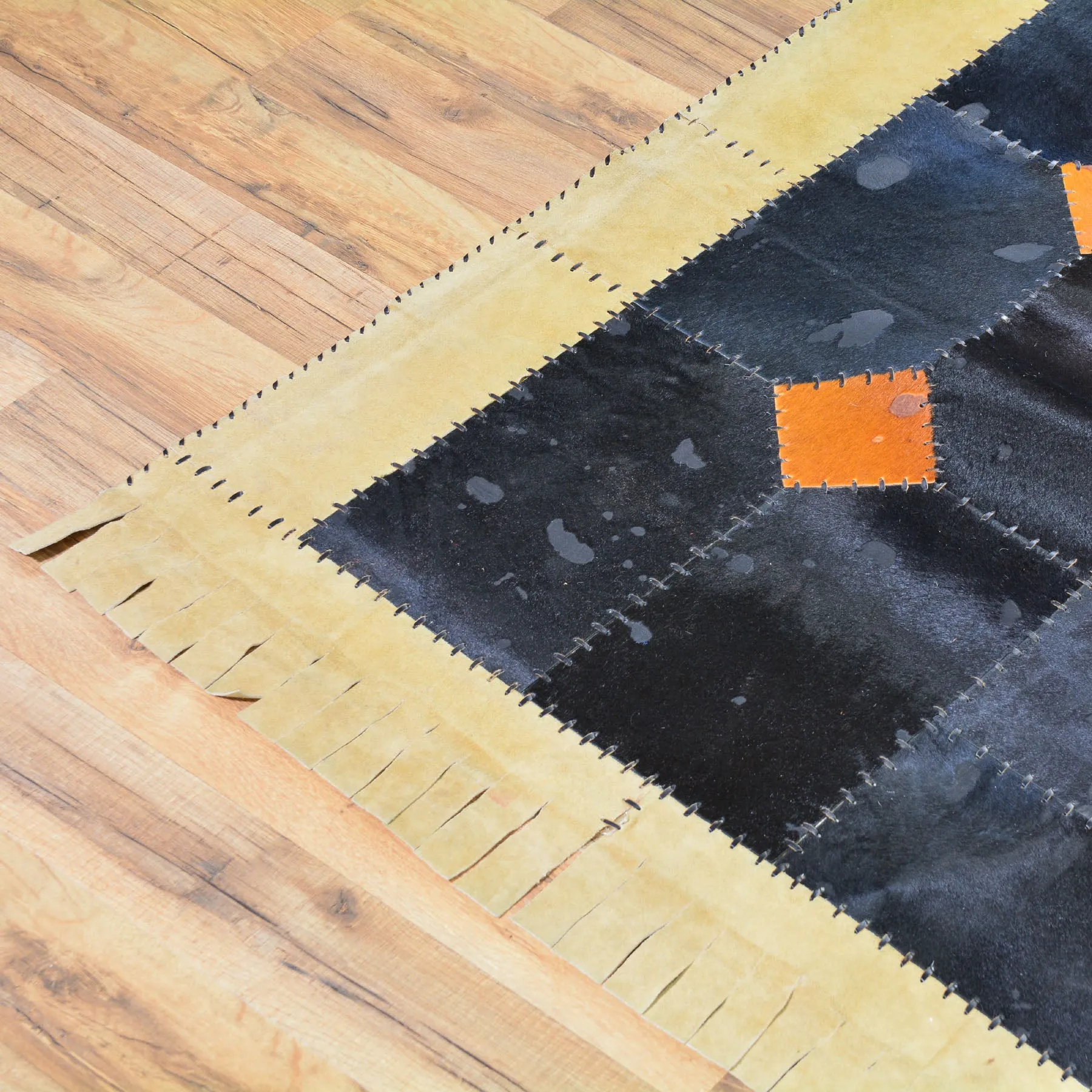 Turkish Cowhide Patchwork Hand Stitched Rug (Size 5.7 X 7.8) Cwral-7173