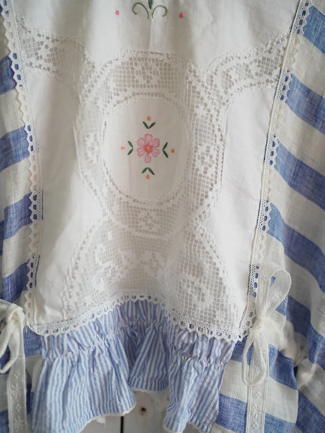 Unlogical Poem Retro Style Lace Embroidered Patchwork Breton Top
