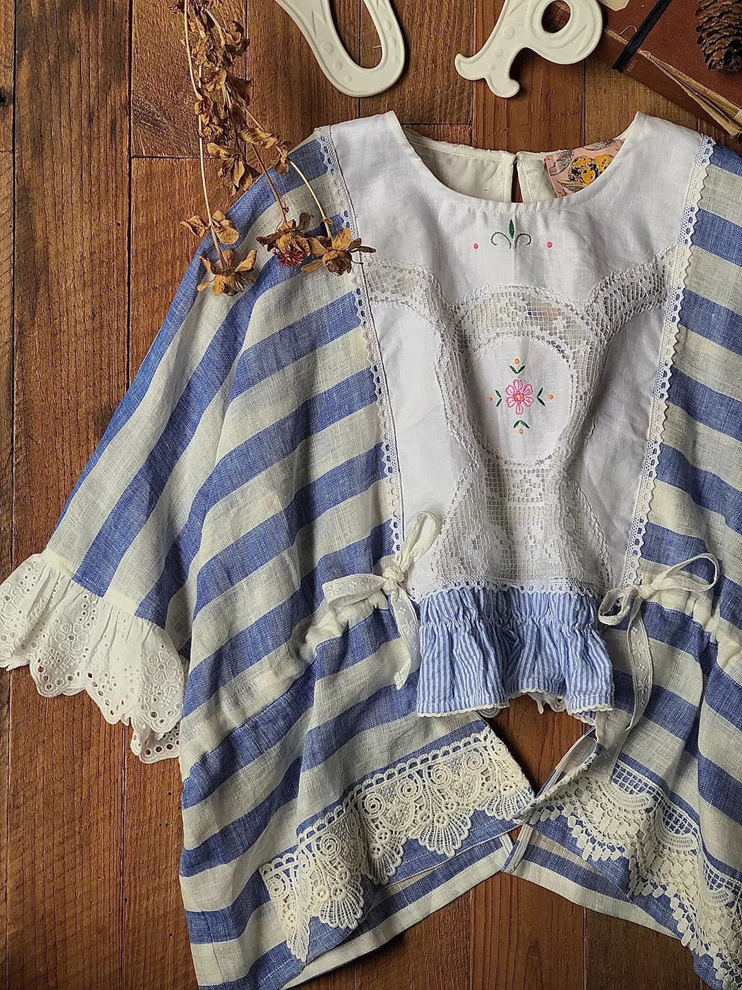 Unlogical Poem Retro Style Lace Embroidered Patchwork Breton Top