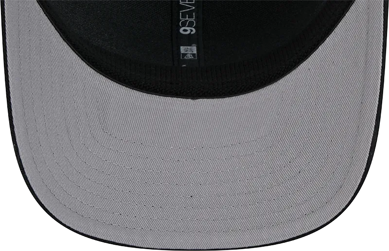 Vancouver Canucks 9SEVENTY Stretch Snap Trucker