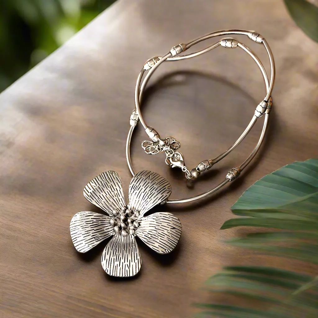Vintage 5 Petal Flower Necklace