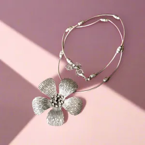 Vintage 5 Petal Flower Necklace