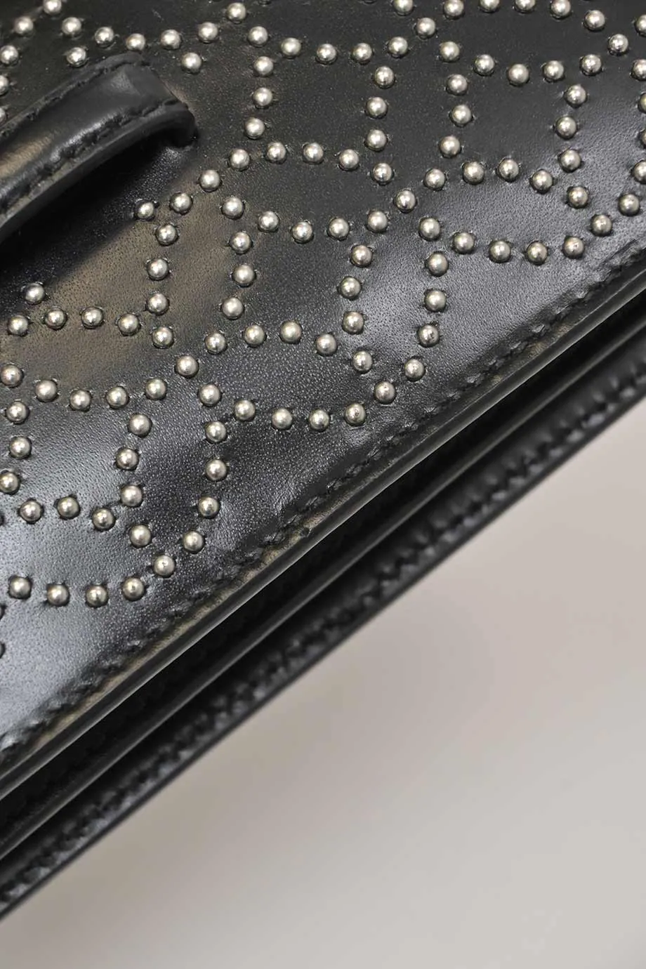 [WB6712] Alaïa | Cross-Body Bag