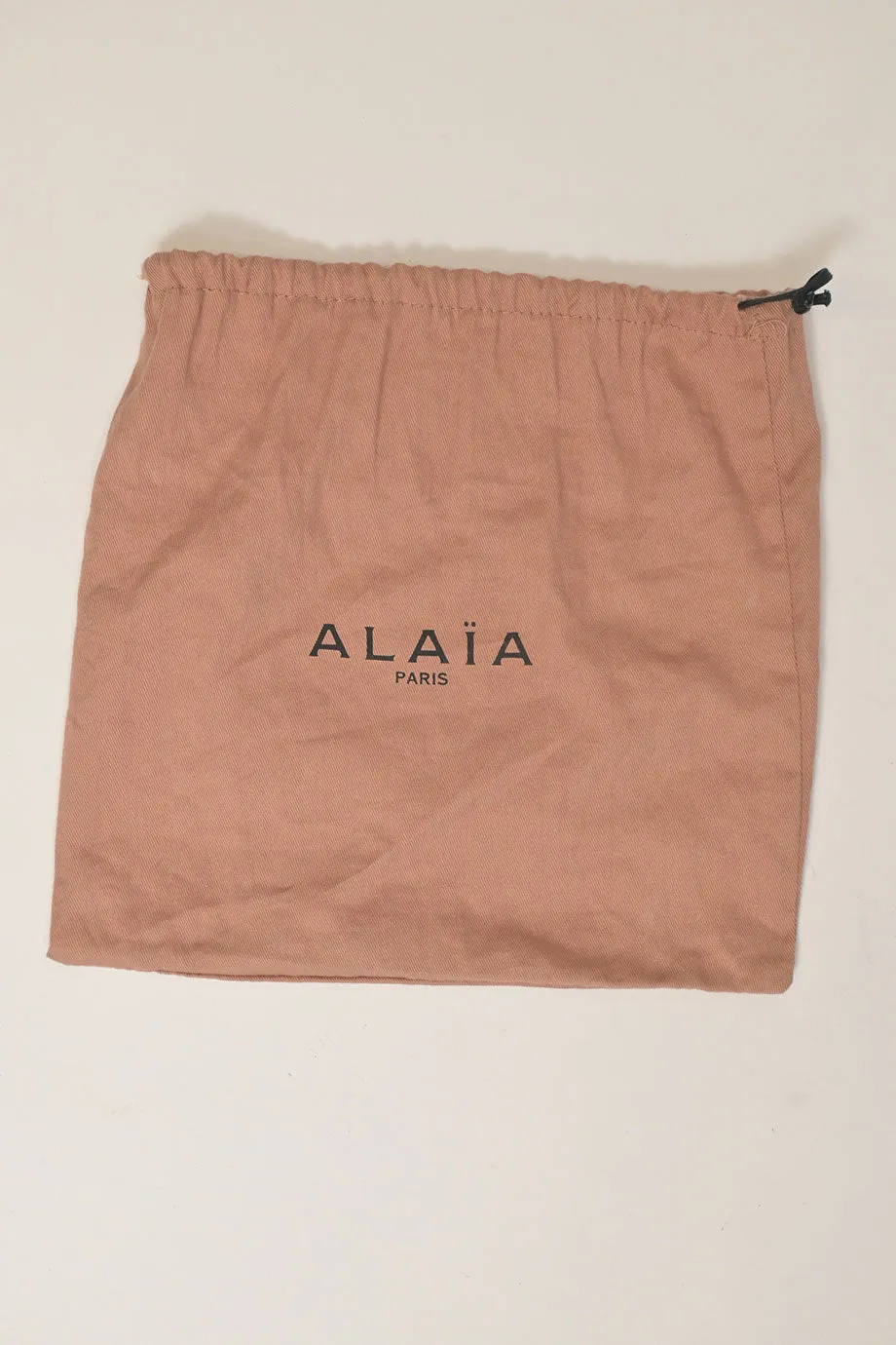 [WB6712] Alaïa | Cross-Body Bag