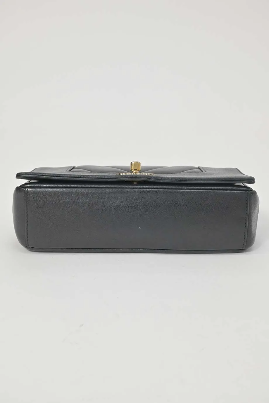 [WB7199] Chanel | Cross-Body Bag