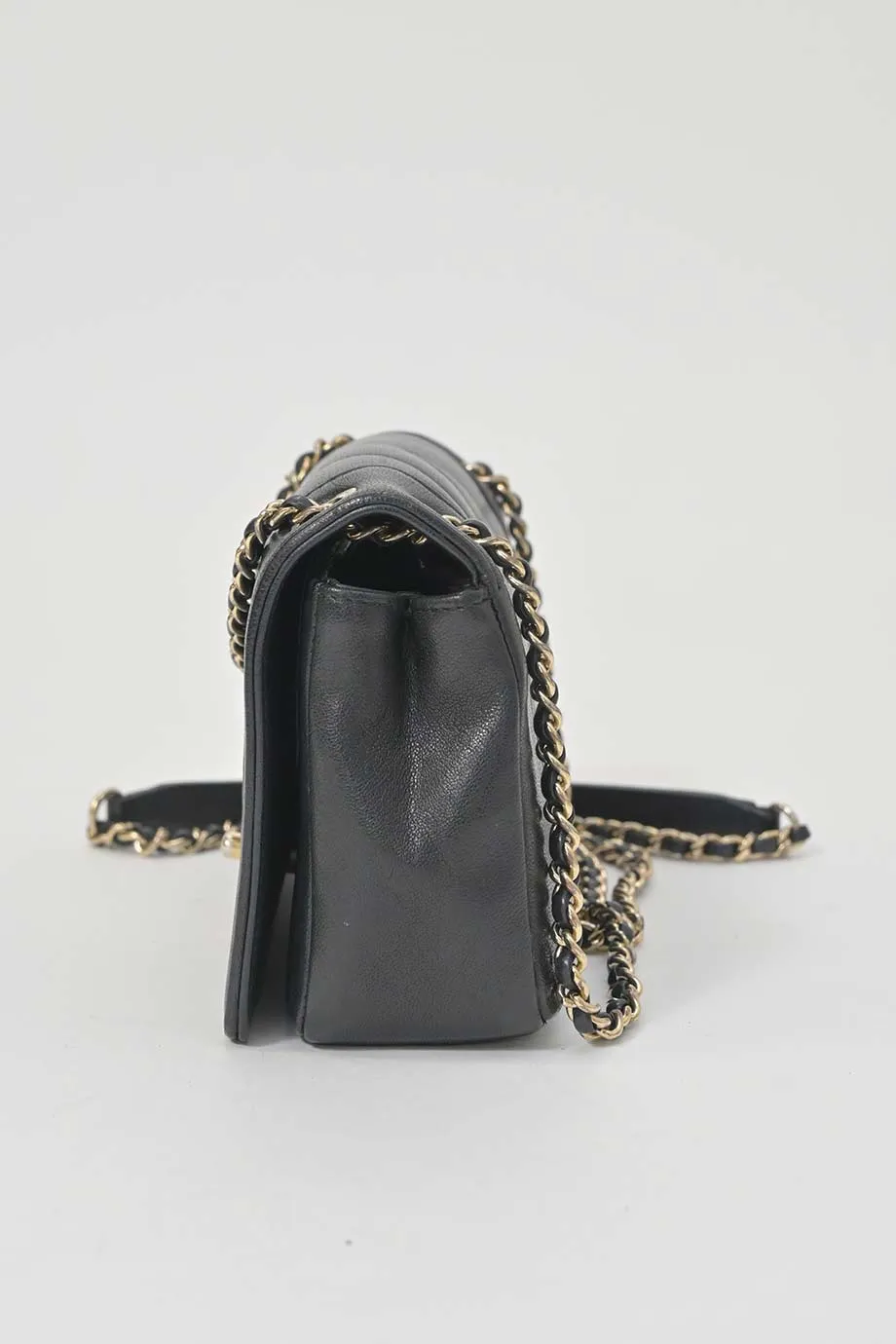 [WB7199] Chanel | Cross-Body Bag