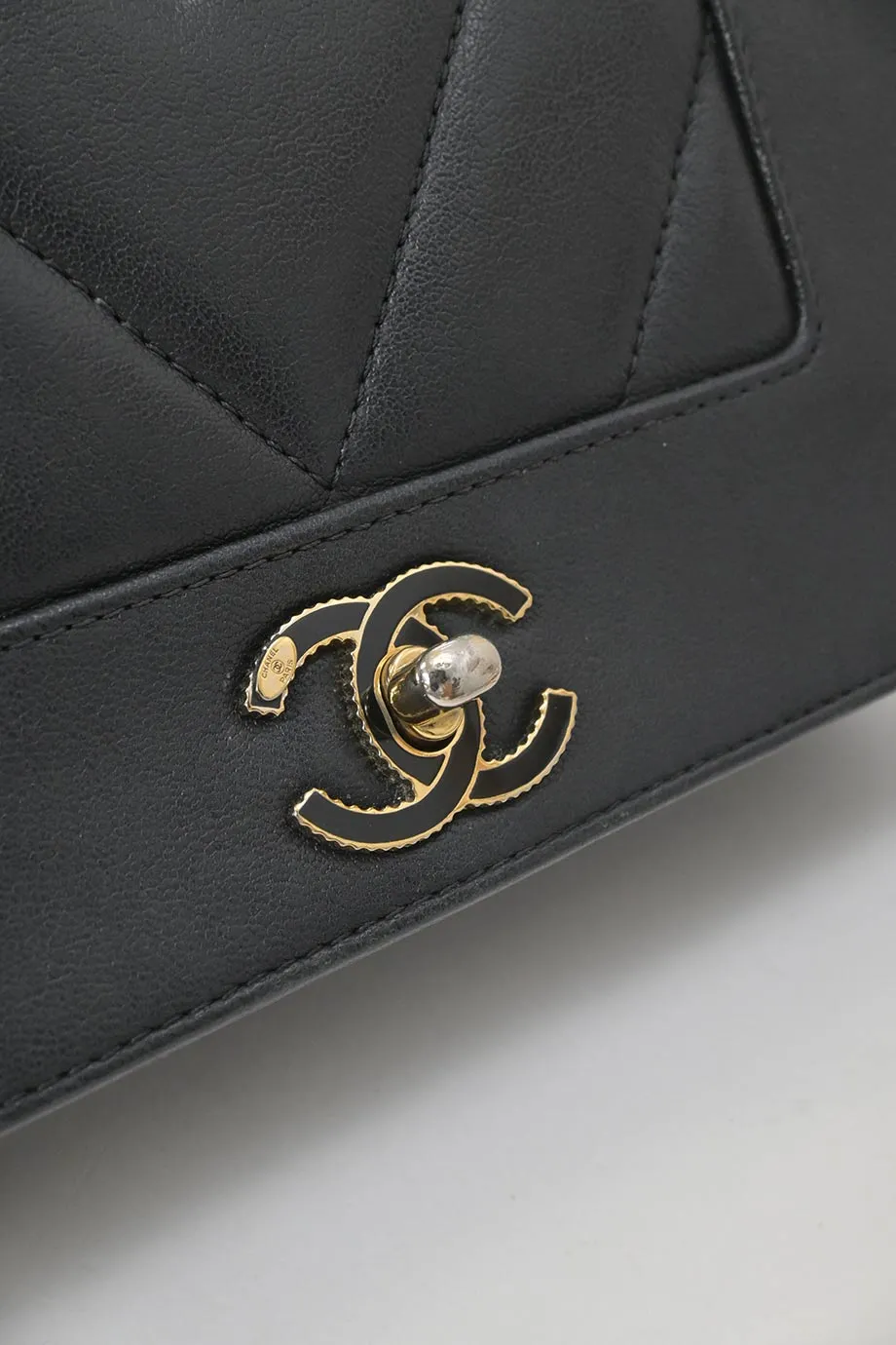 [WB7199] Chanel | Cross-Body Bag