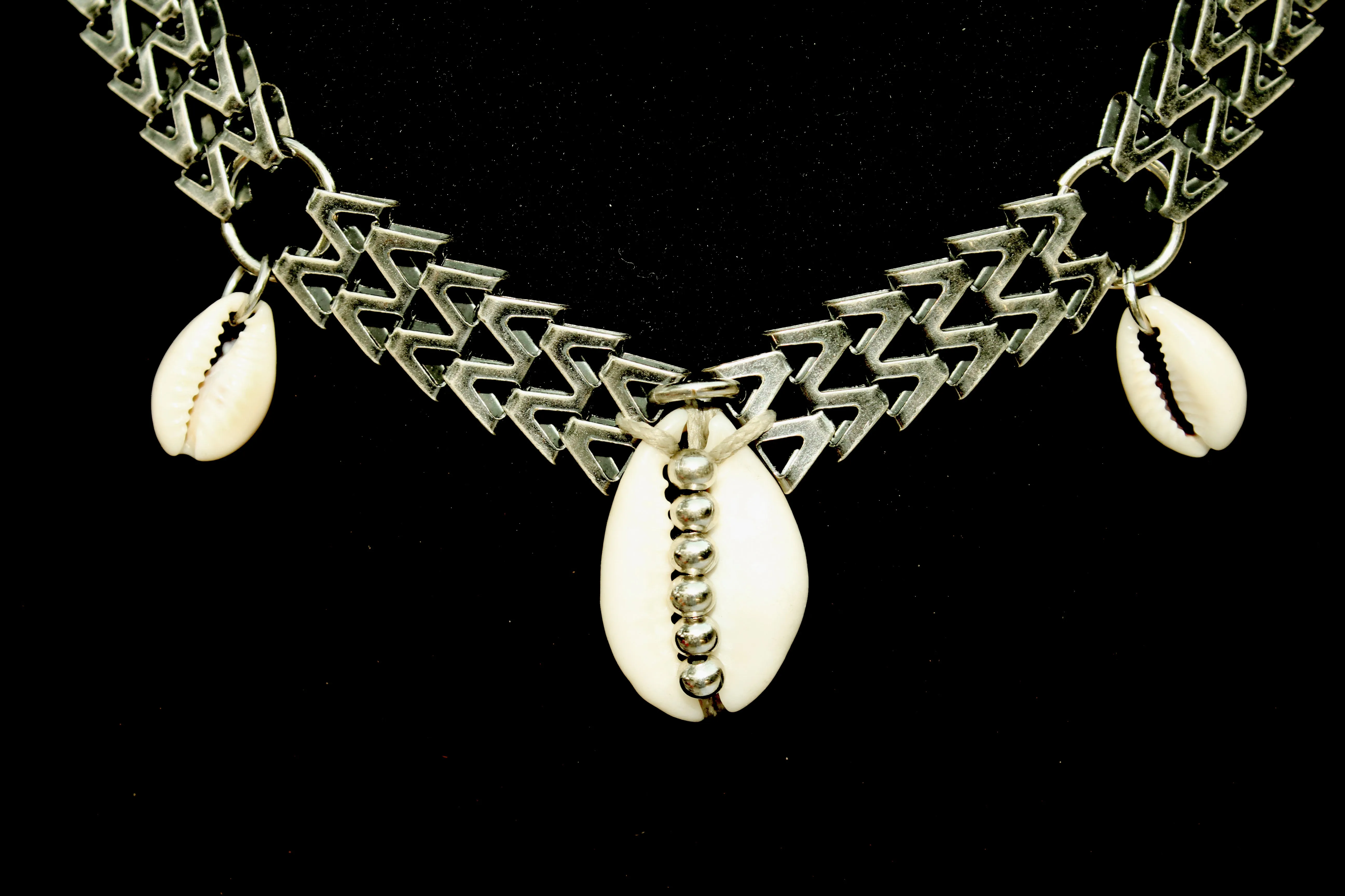 Woodstock Cowrie Choker