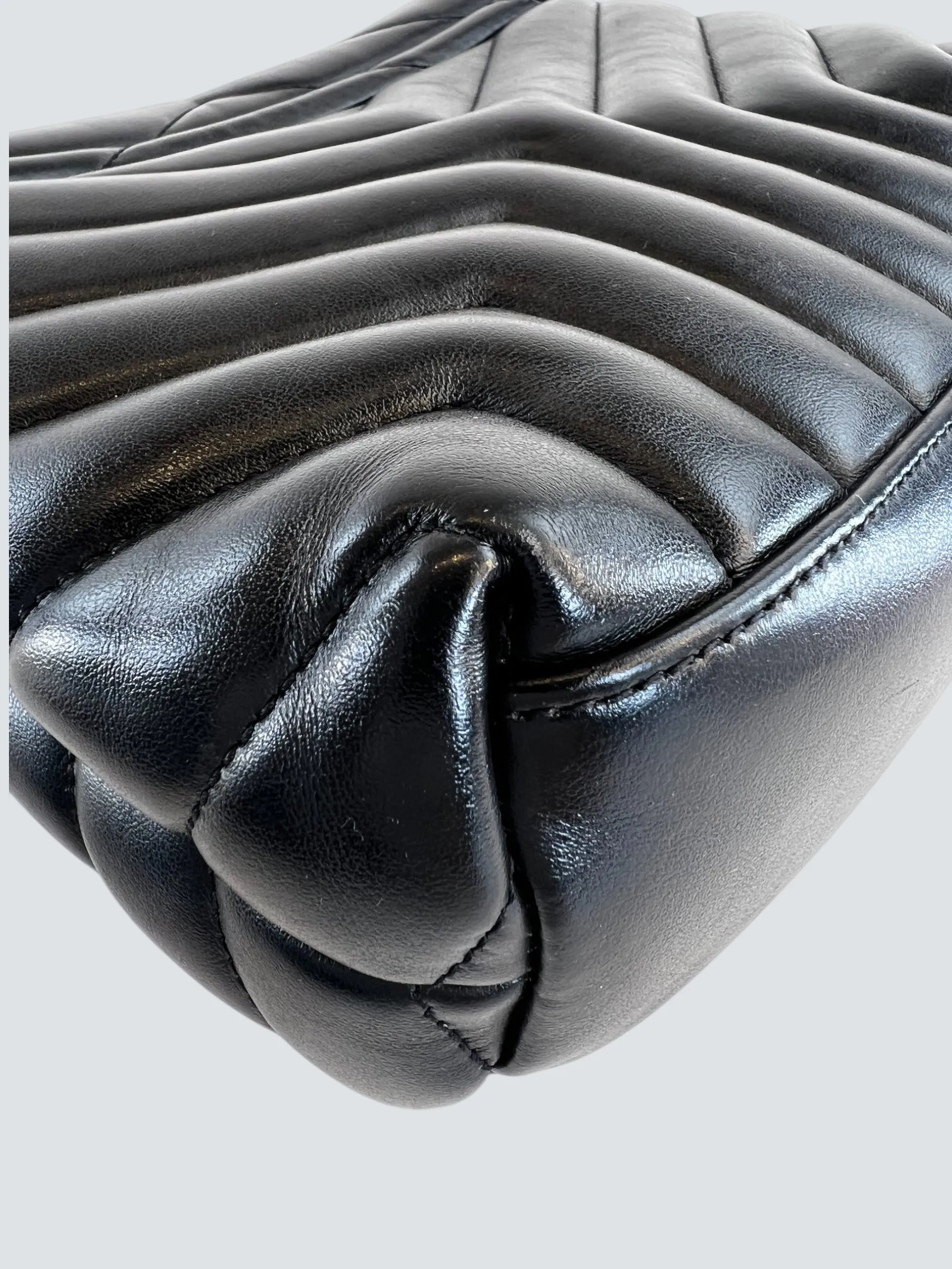 Ysl Black Leather Small LouLou Handbag