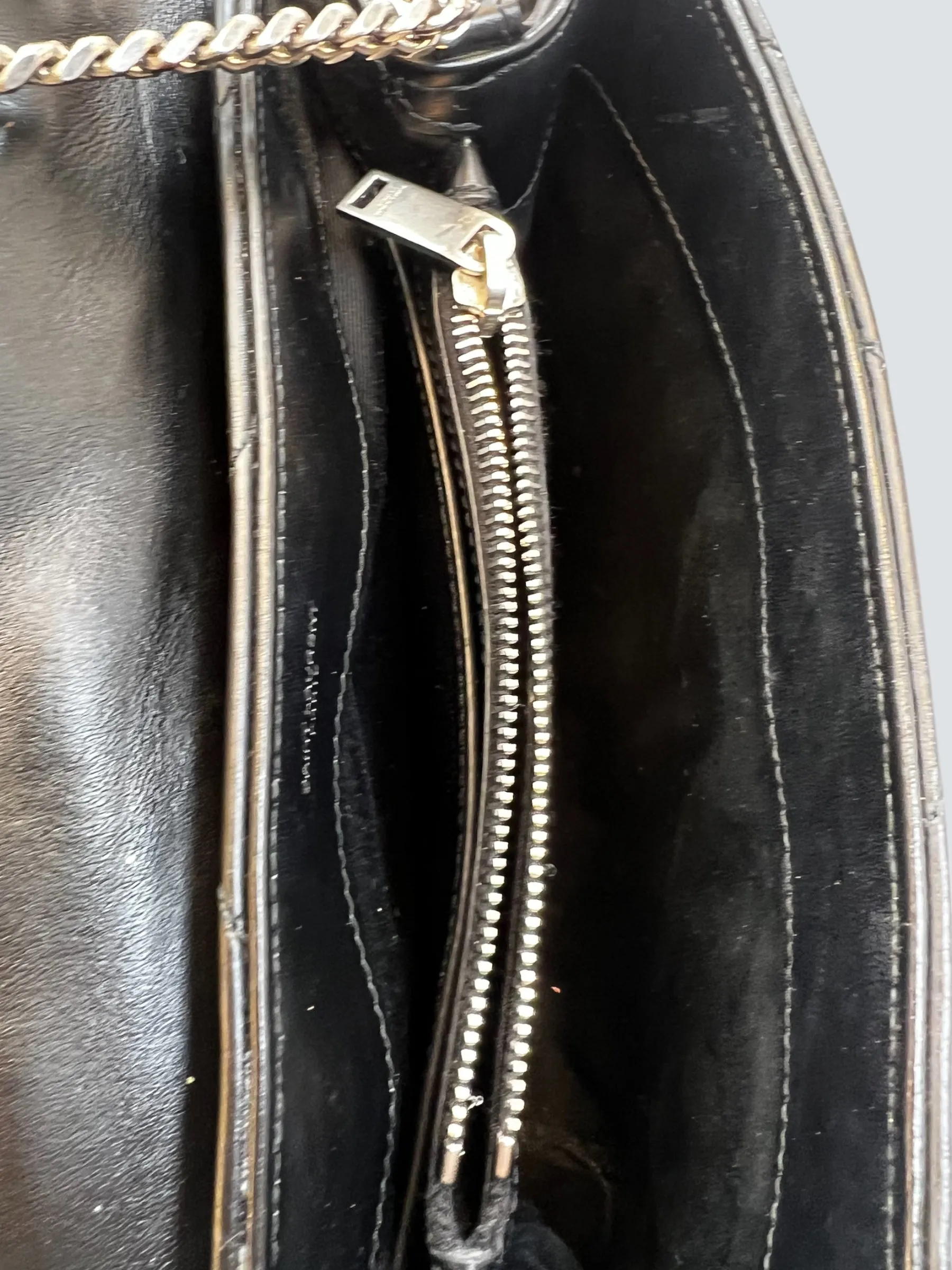 Ysl Black Leather Small LouLou Handbag